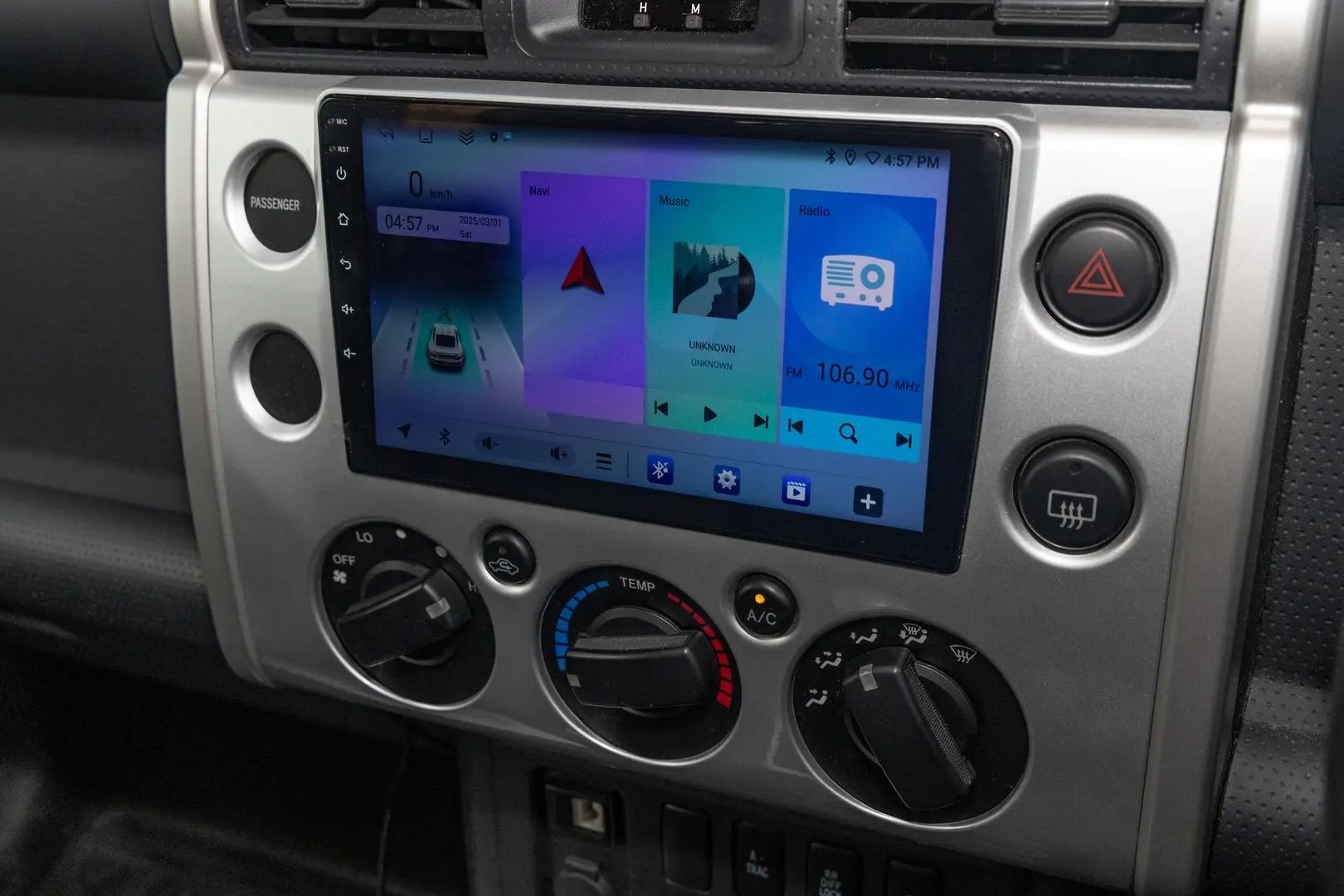 2011 Toyota FJ Cruiser Gallery Image 15