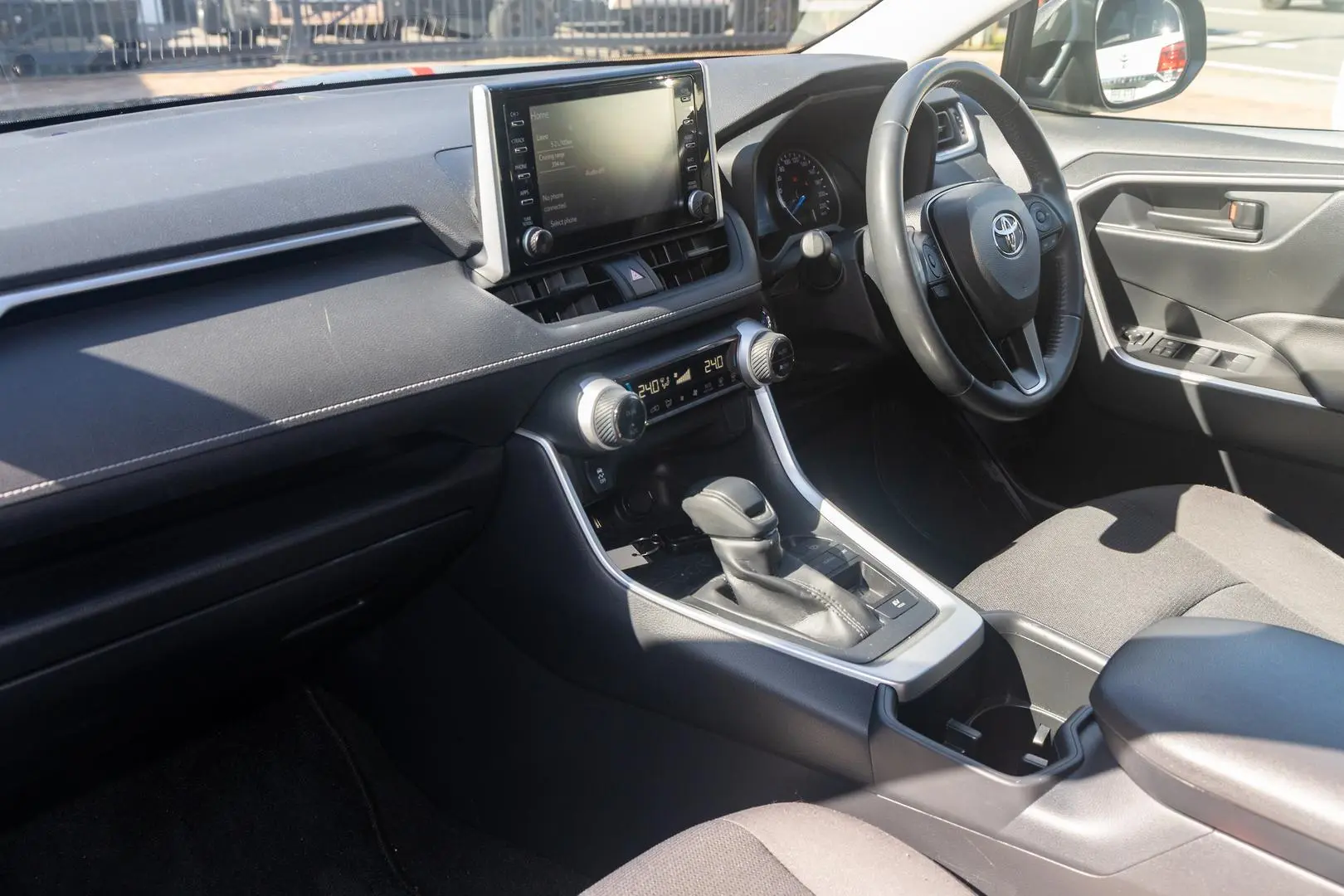2022 Toyota RAV4 Gallery Image 8
