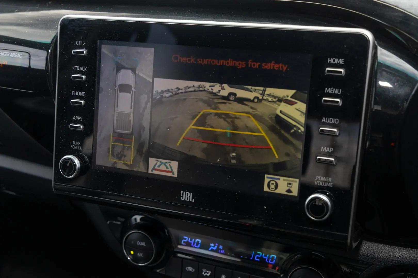 2021 Toyota Hilux Gallery Image 15