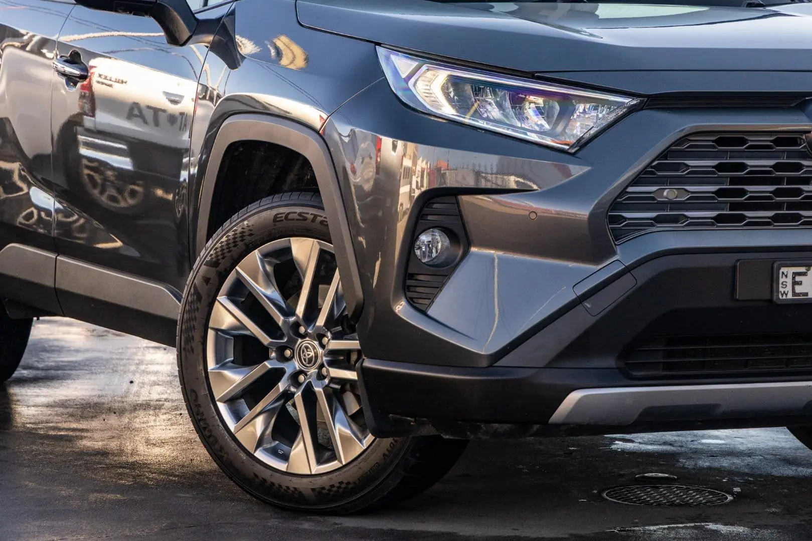 2020 Toyota RAV4 Gallery Image 6