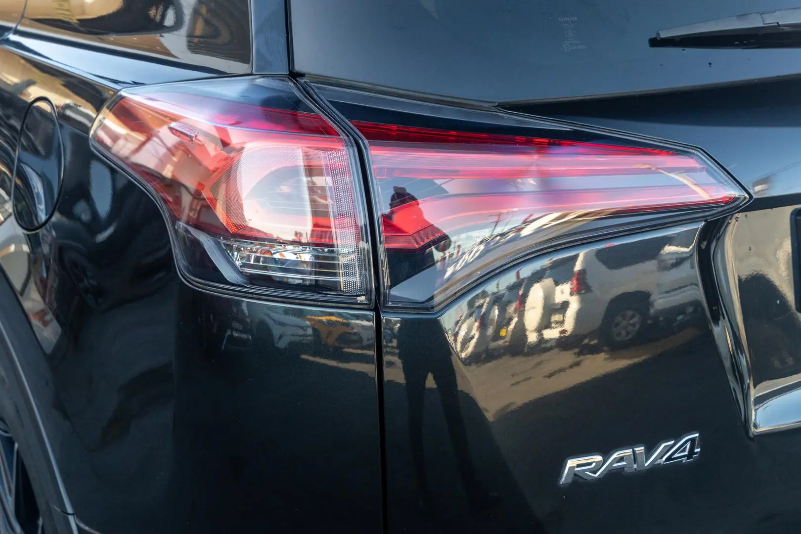 2017 Toyota RAV4 Gallery Image 19