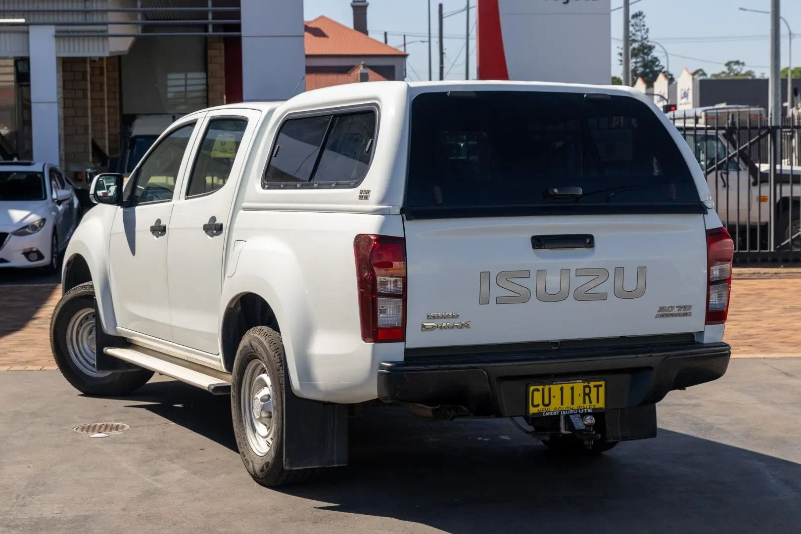 2019 Isuzu D-MAX Gallery Image 2