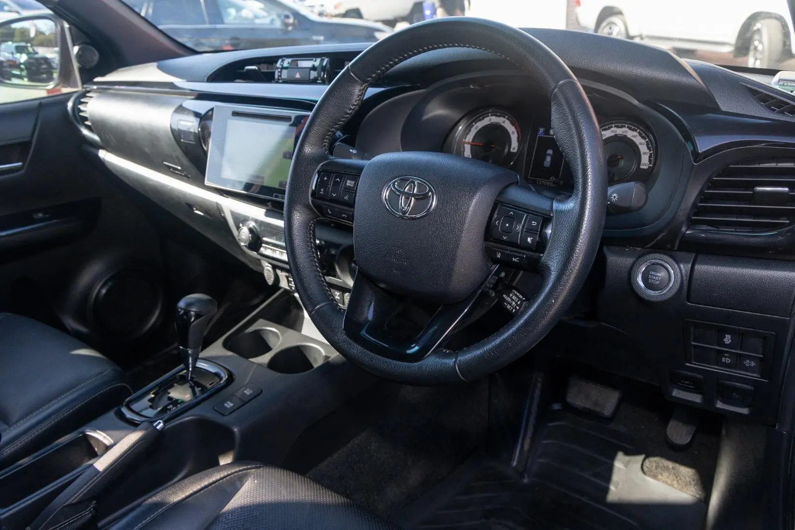 2019 Toyota Hilux Gallery Image 7
