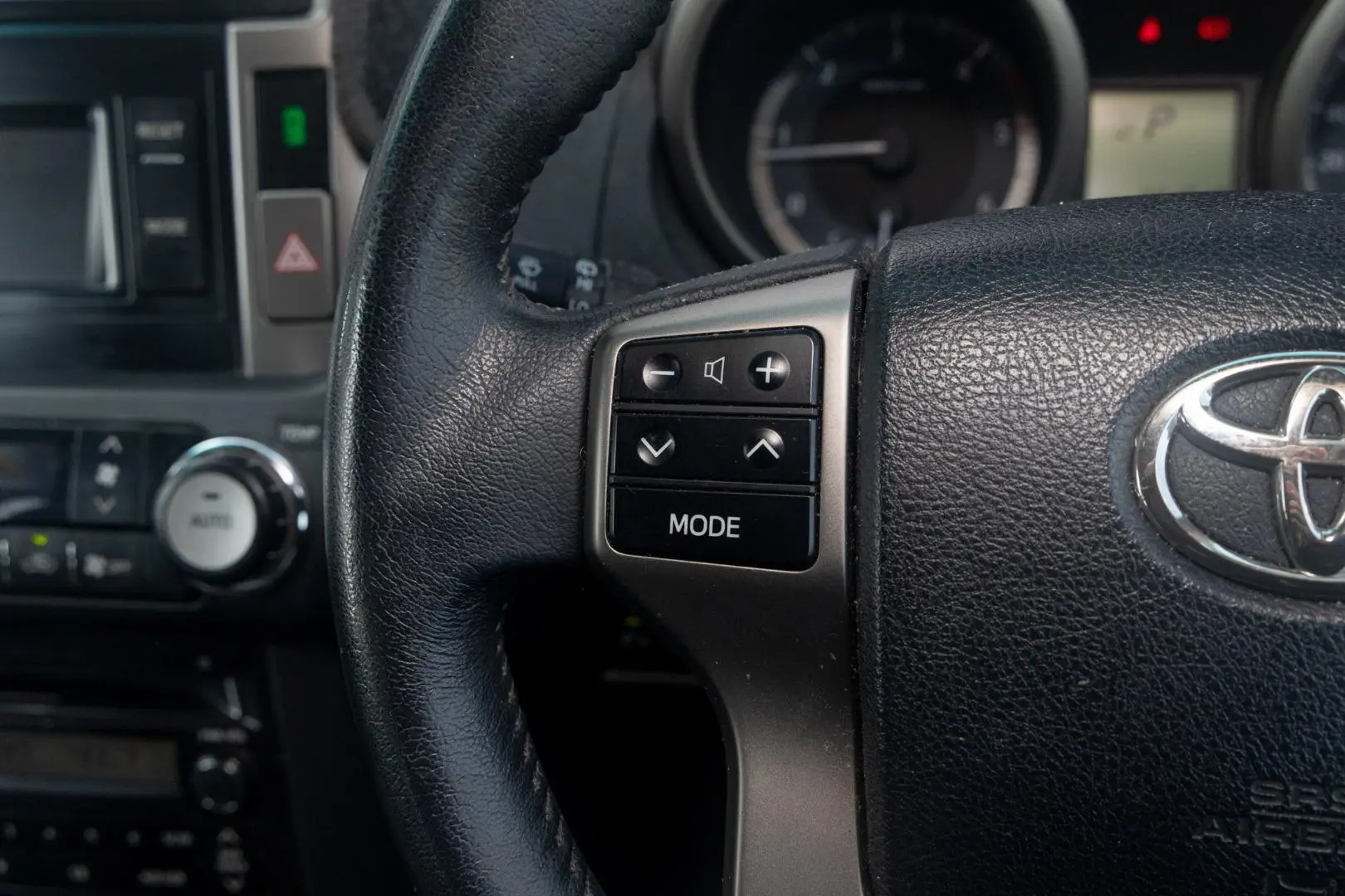 2010 Toyota Landcruiser Prado Gallery Image 11