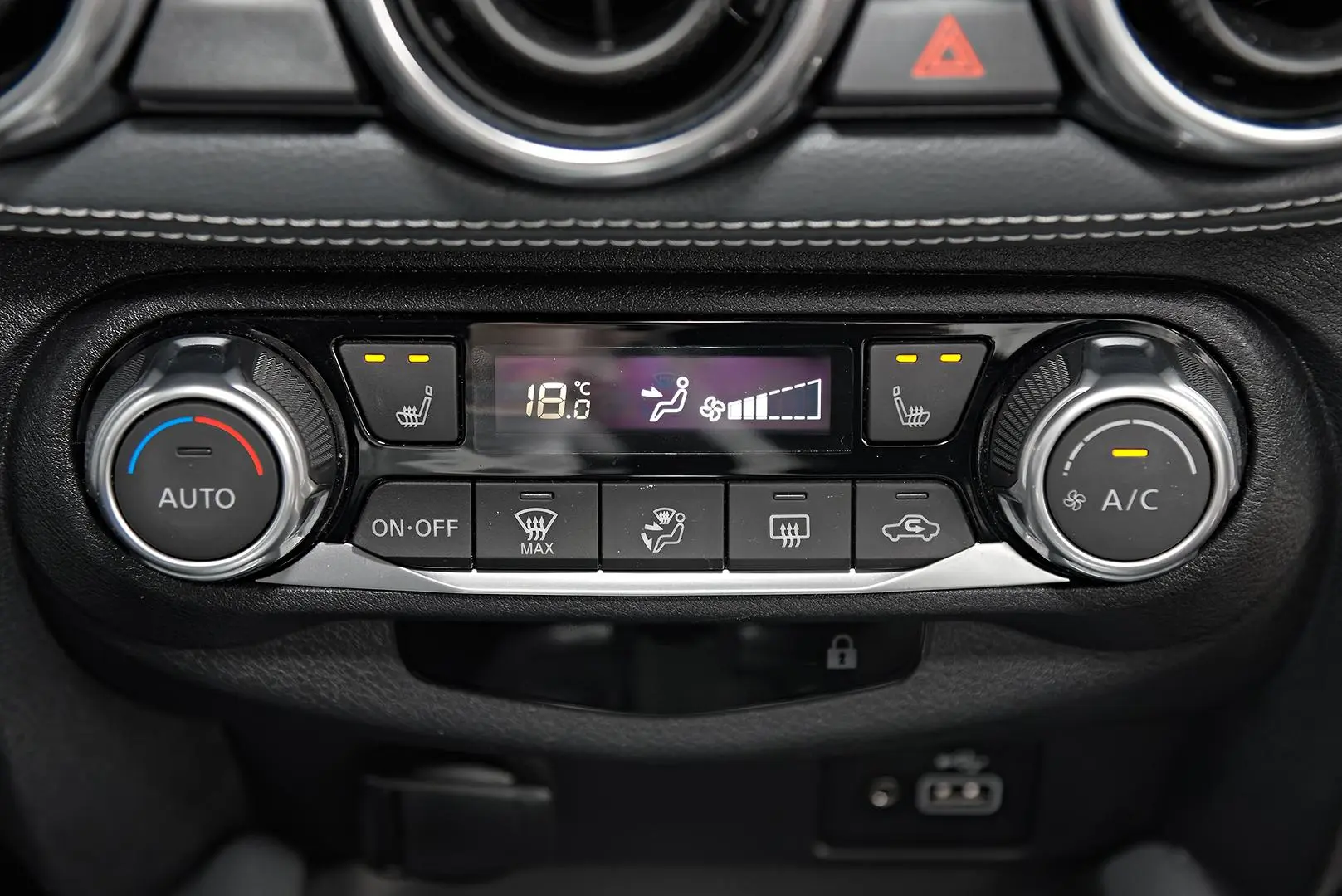 2020 Nissan JUKE Gallery Image 18