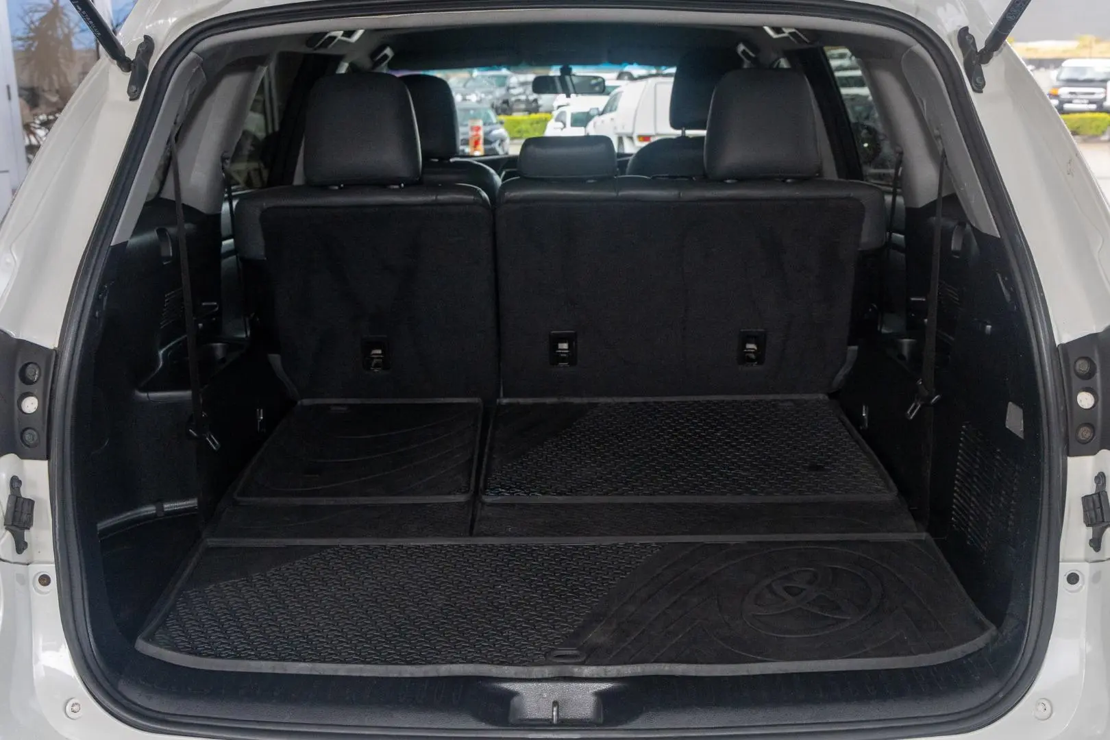 2016 Toyota Kluger Gallery Image 19