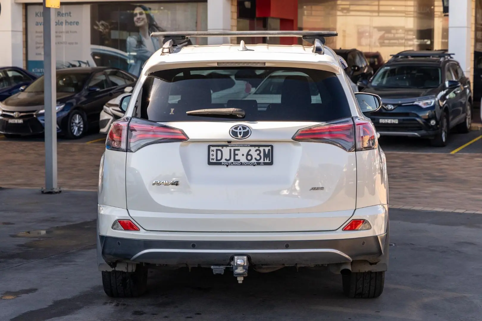 2016 Toyota RAV4 Gallery Image 5