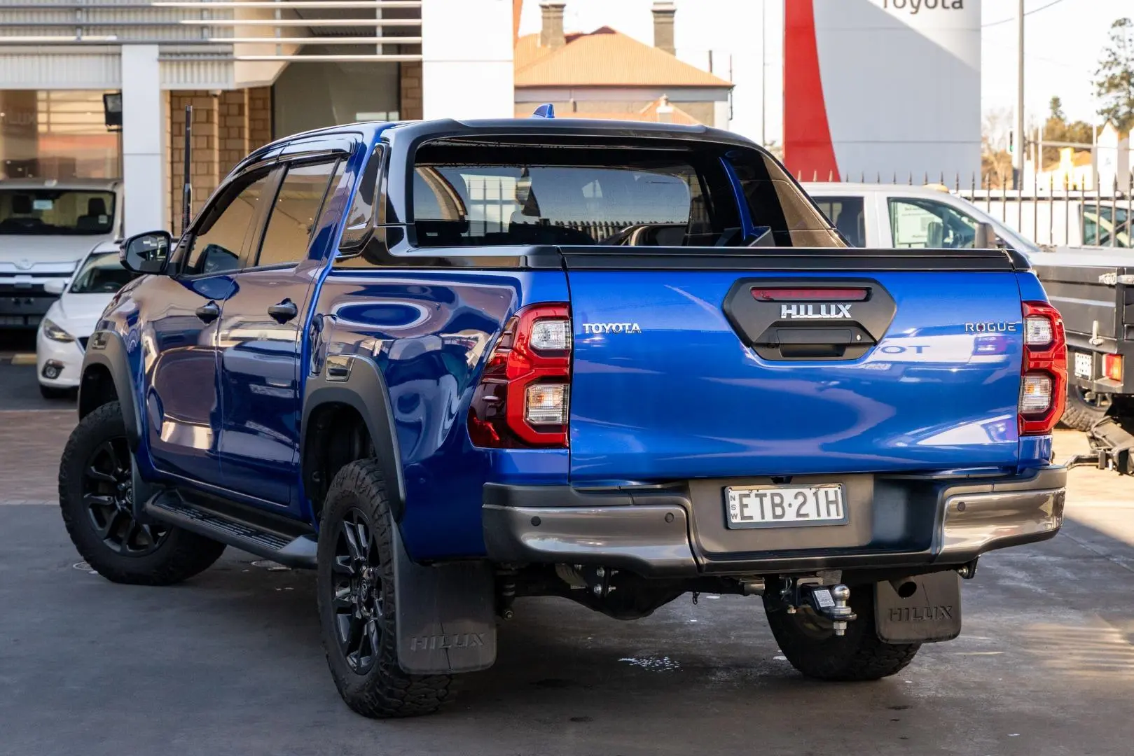 2021 Toyota Hilux Gallery Image 2