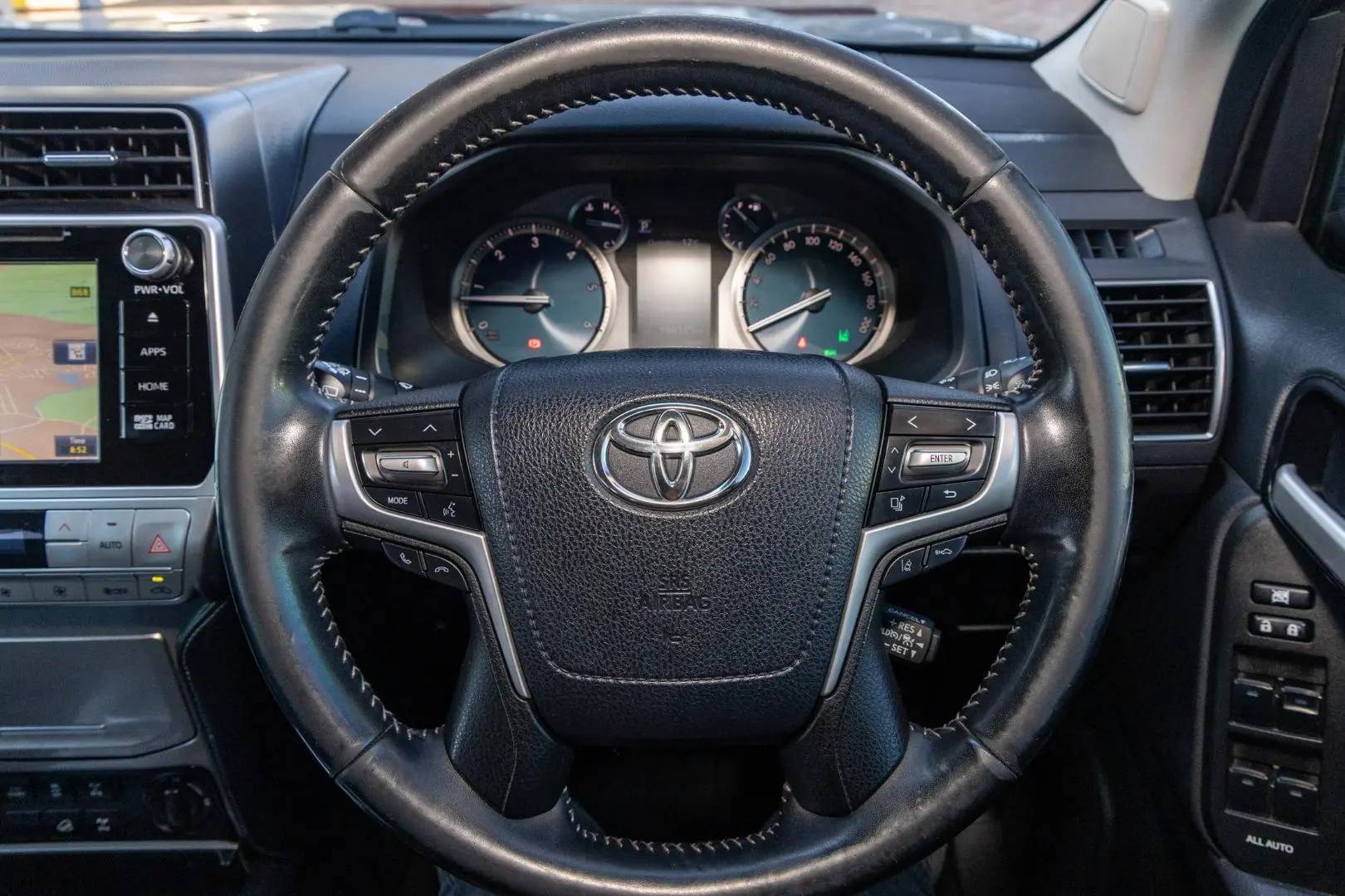 2018 Toyota Landcruiser Prado Gallery Image 10