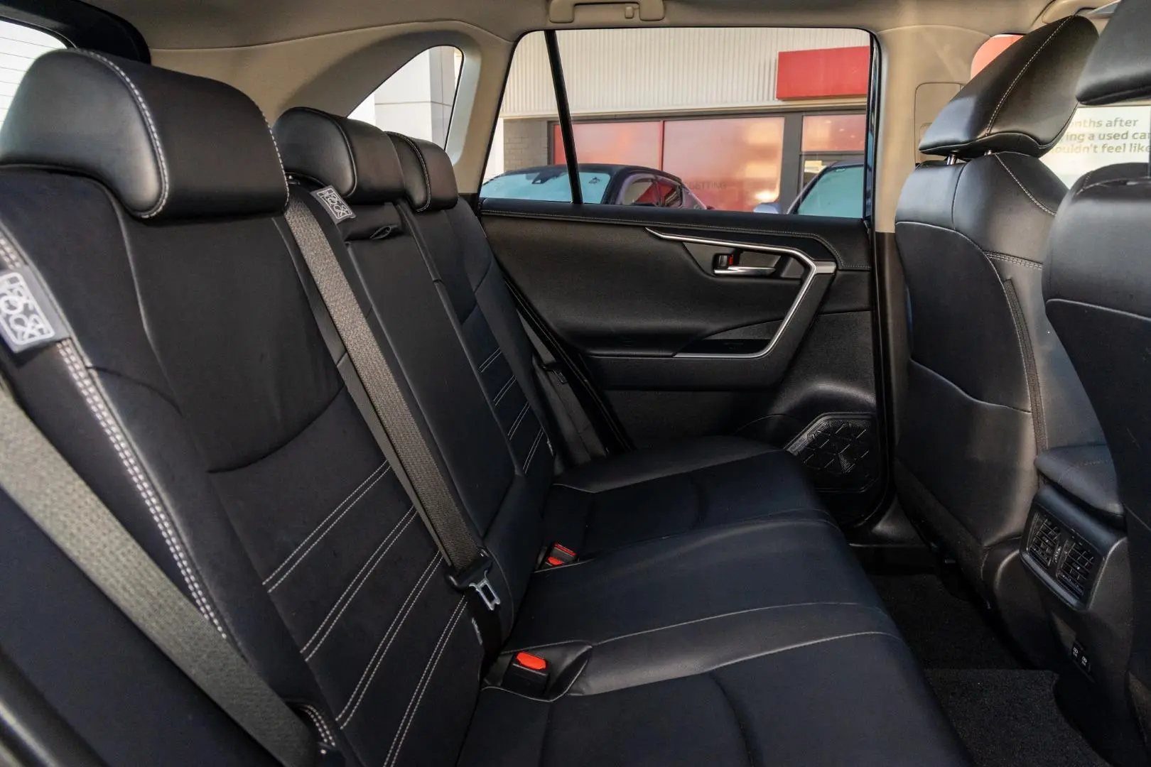 2021 Toyota RAV4 Gallery Image 9