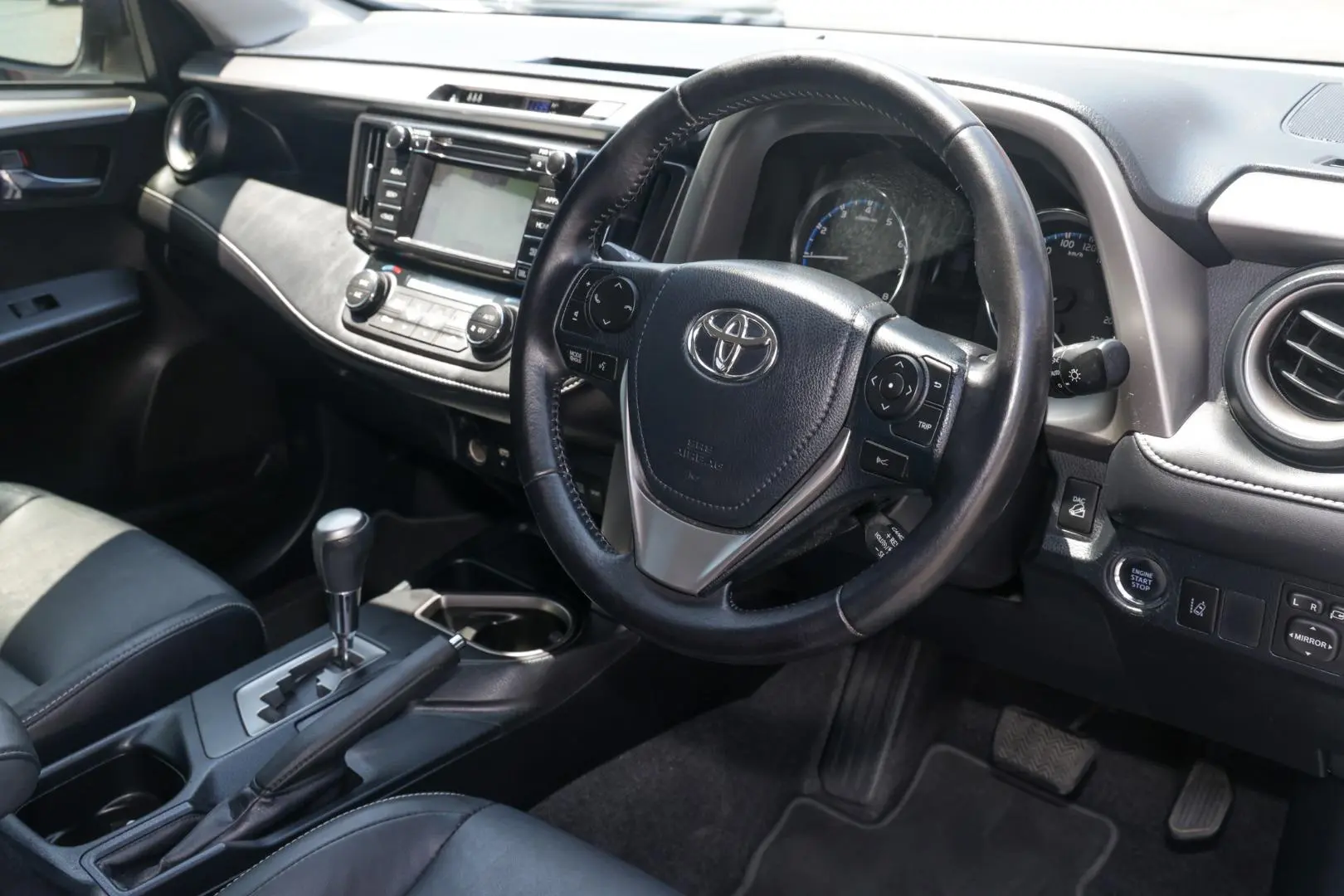 2016 Toyota Rav4 Gallery Image 7