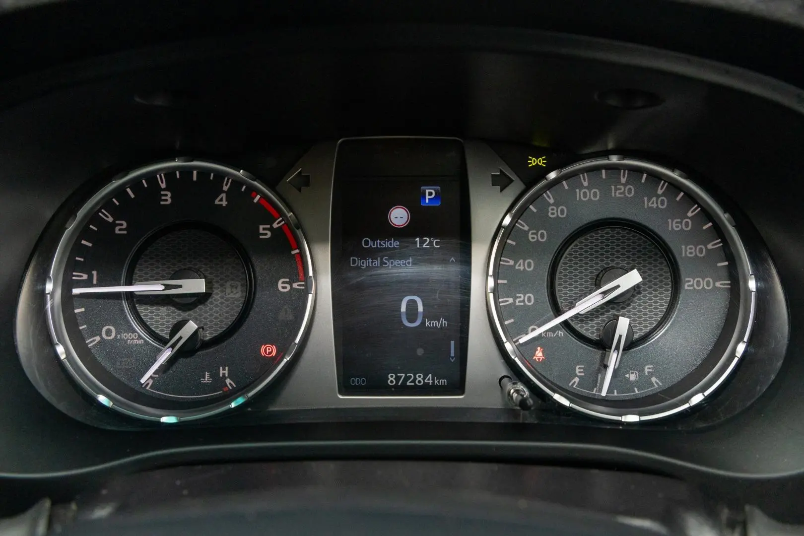 2022 Toyota Hilux Gallery Image 13