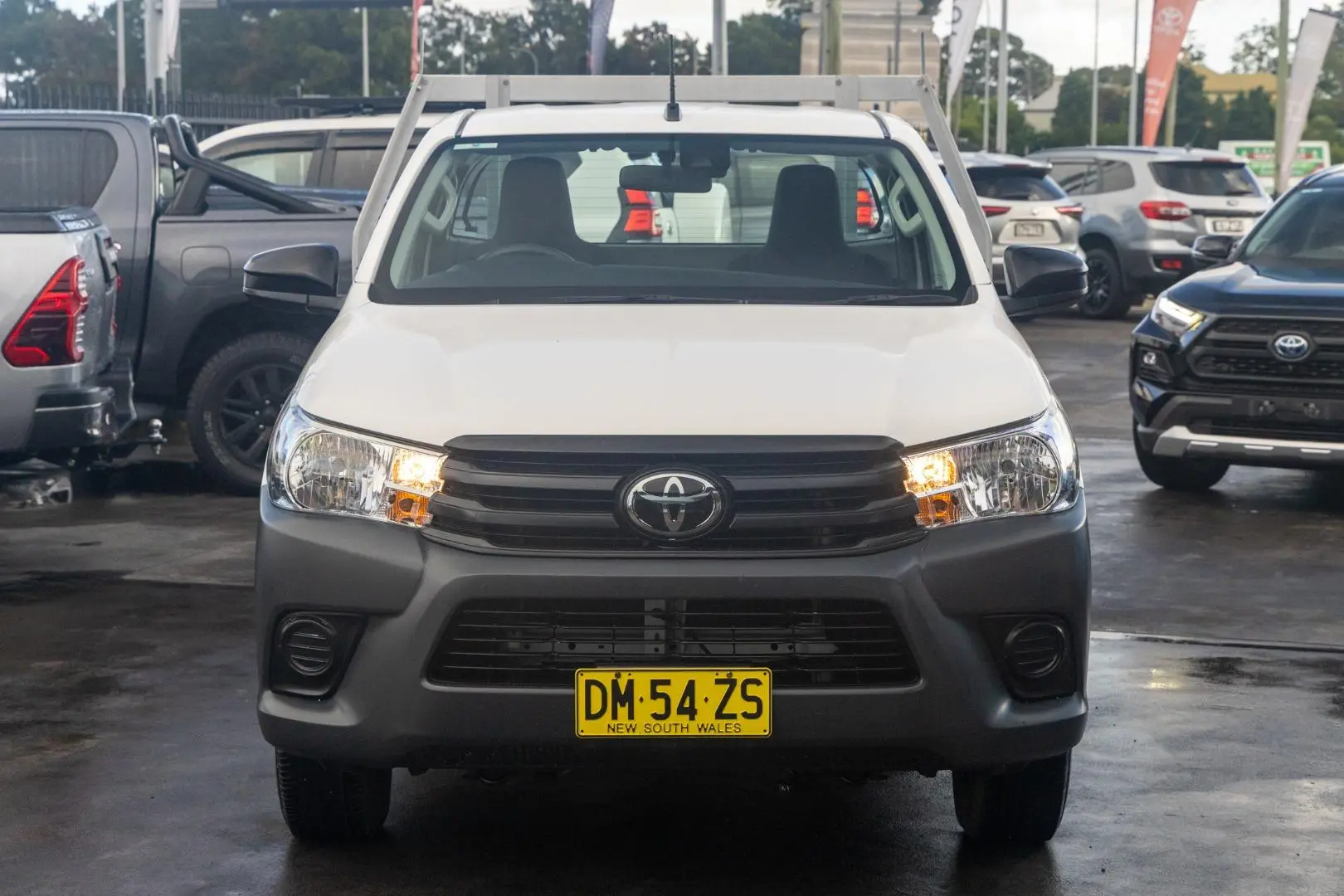 2019 Toyota Hilux Gallery Image 4