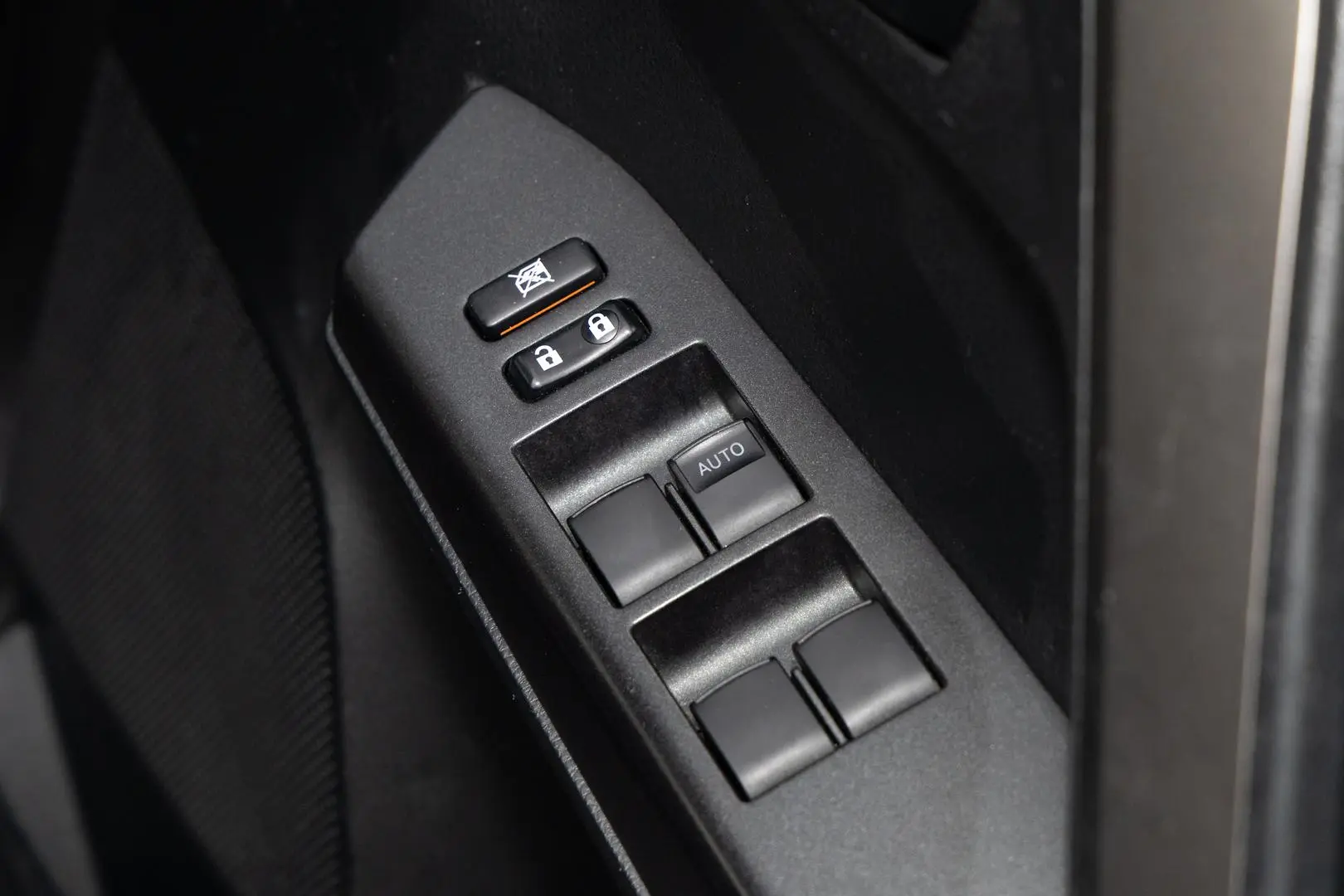 2018 Toyota RAV4 Gallery Image 17