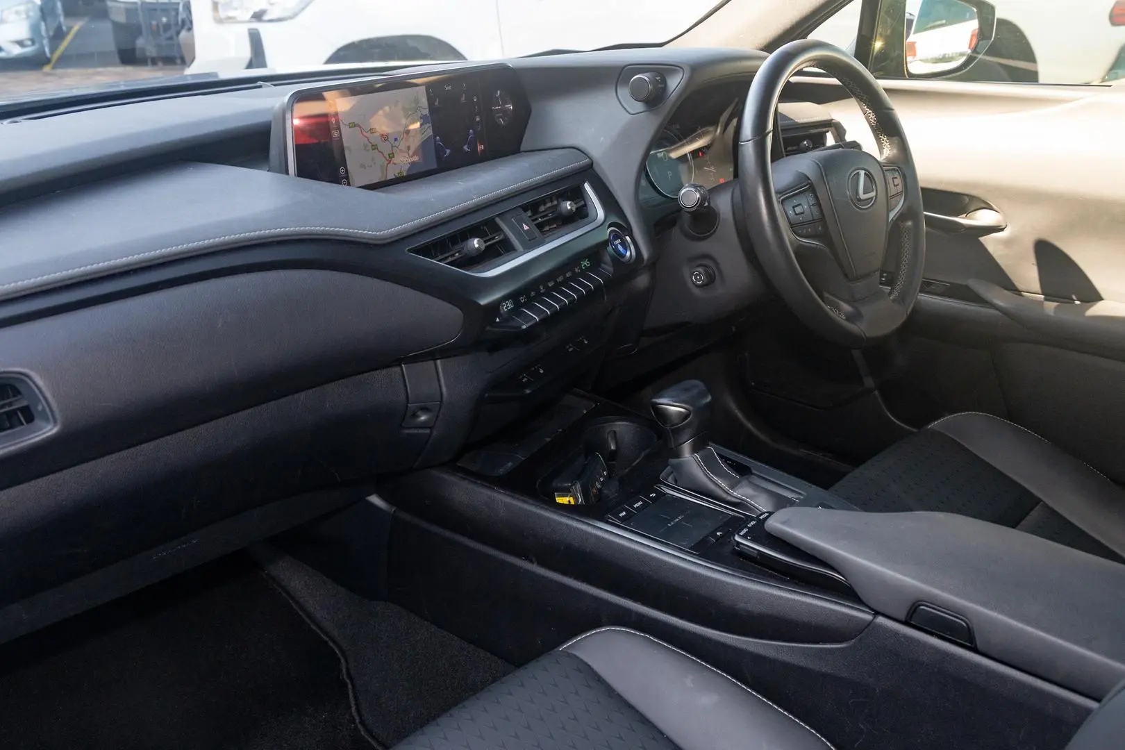 2020 Lexus UX Gallery Image 8