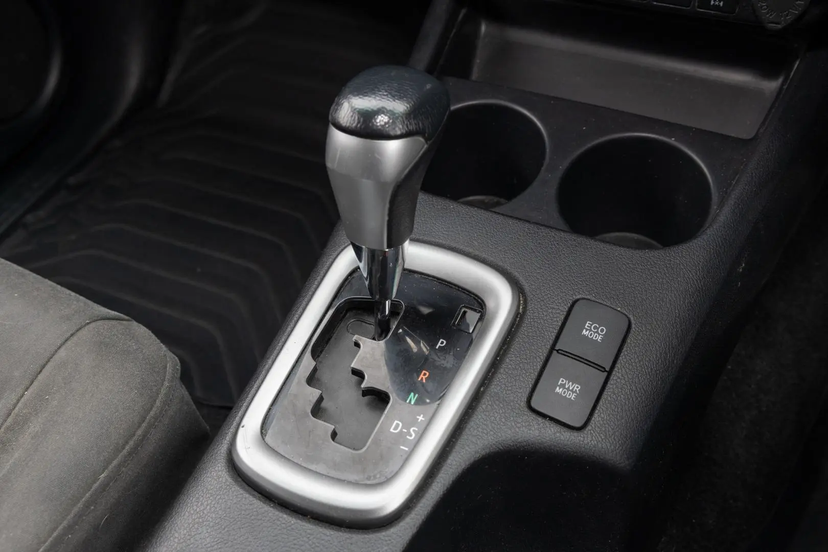 2021 Toyota Hilux Gallery Image 17