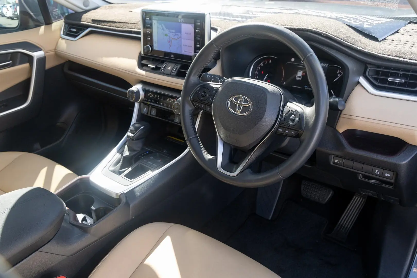 2021 Toyota RAV4 Gallery Image 7