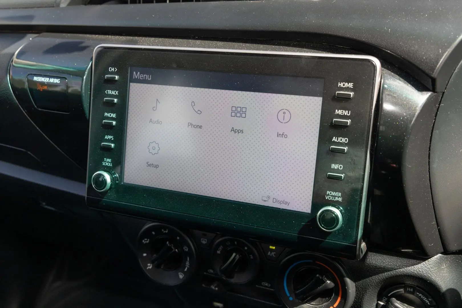 2020 Toyota Hilux Gallery Image 14