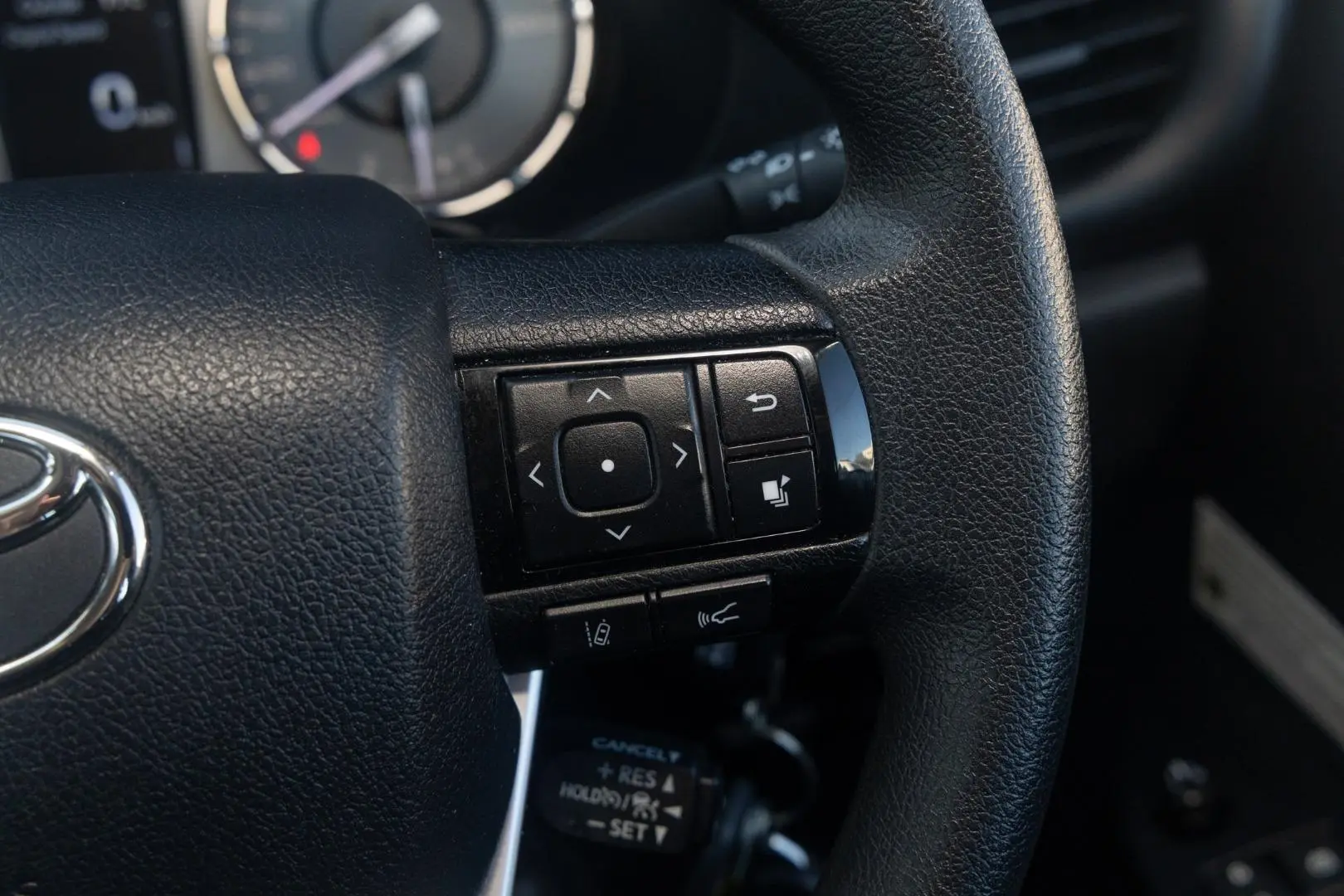 2020 Toyota Hilux Gallery Image 12
