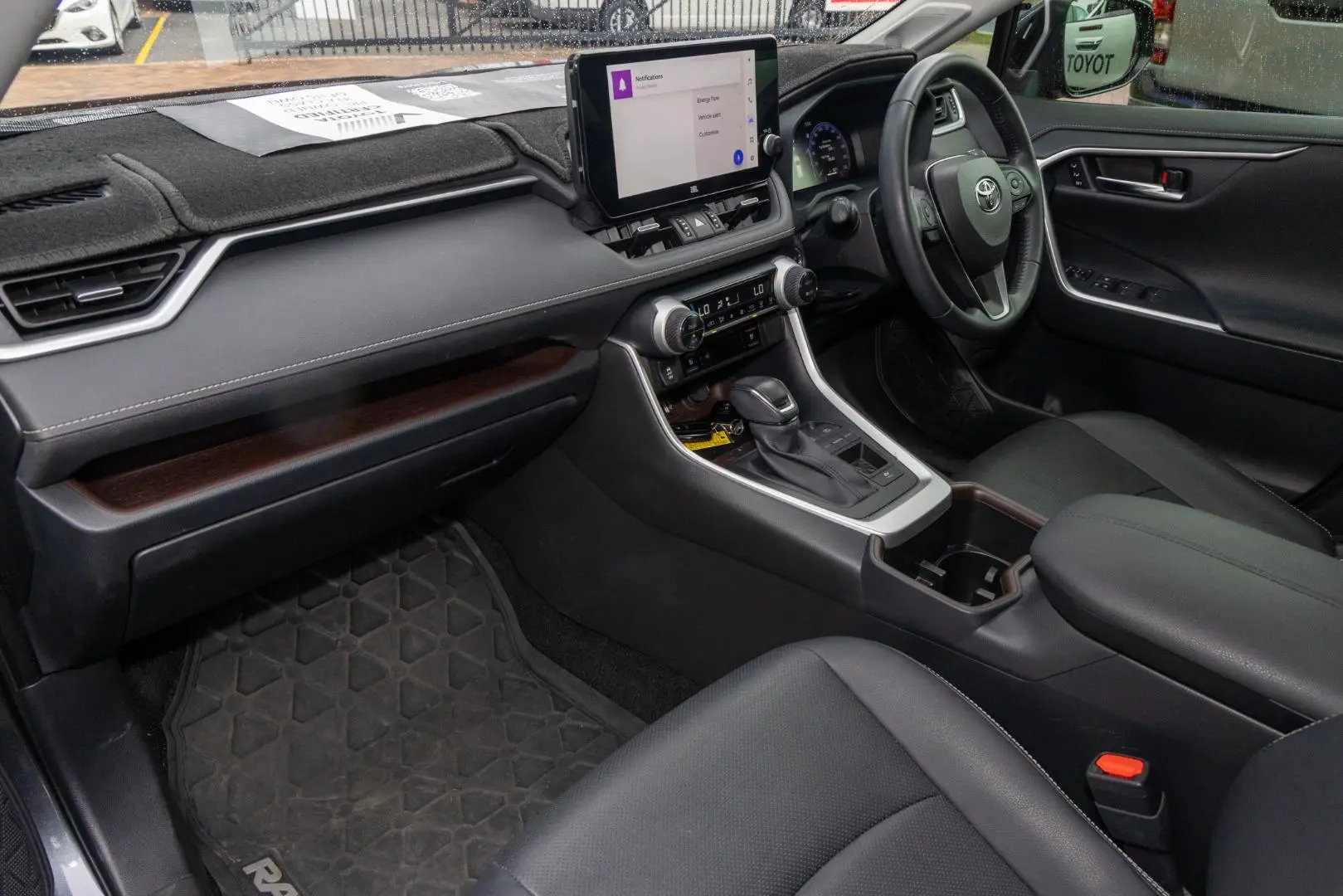 2024 Toyota RAV4 Gallery Image 8