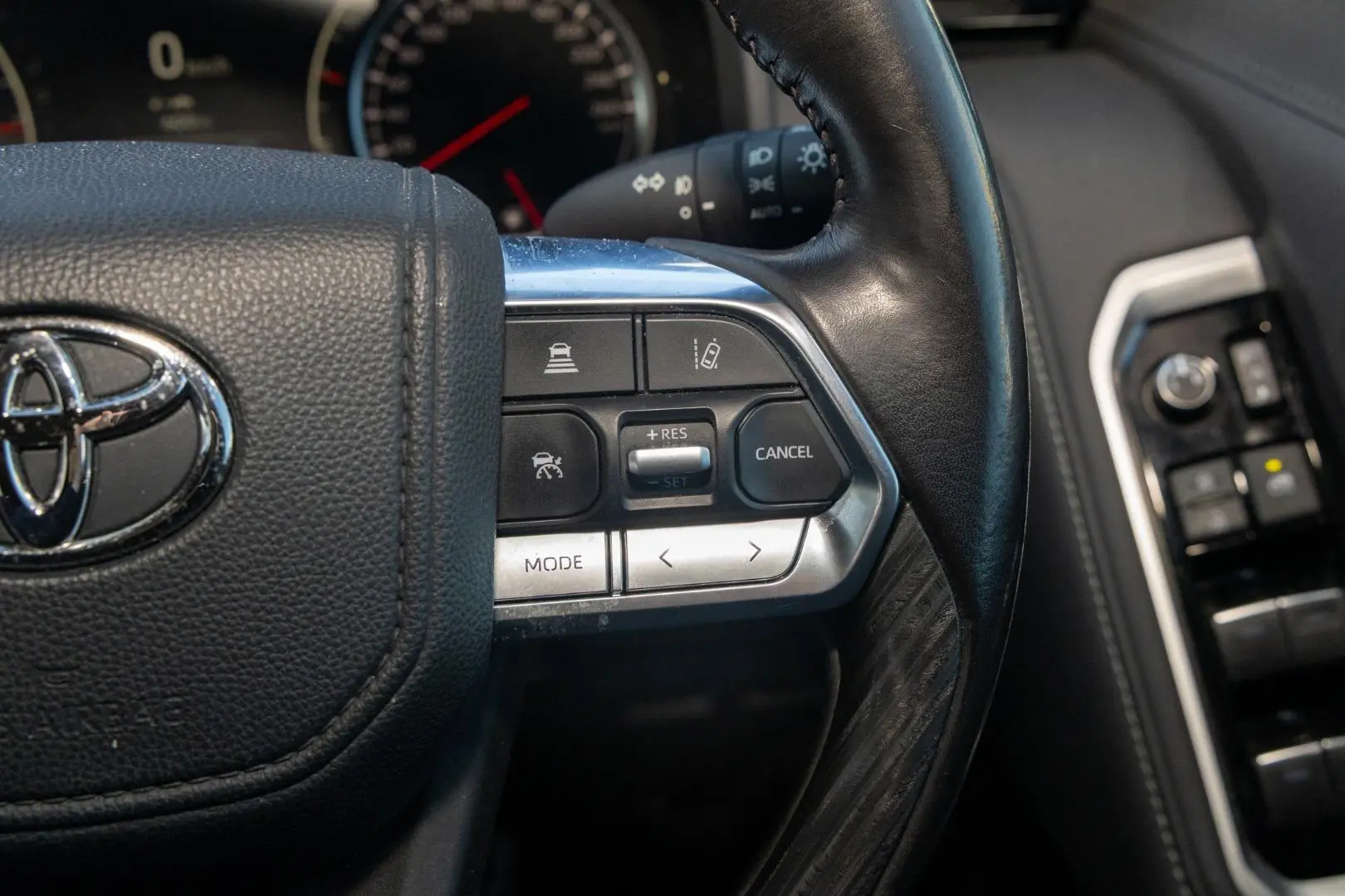 2022 Toyota Landcruiser Gallery Image 12
