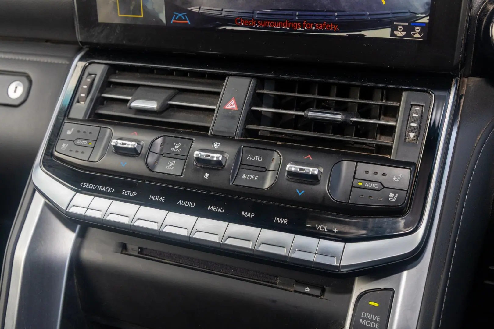 2022 Toyota Landcruiser Gallery Image 16