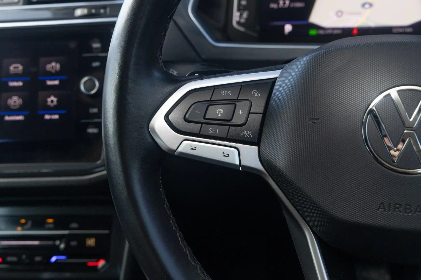 2022 Volkswagen Tiguan Gallery Image 11