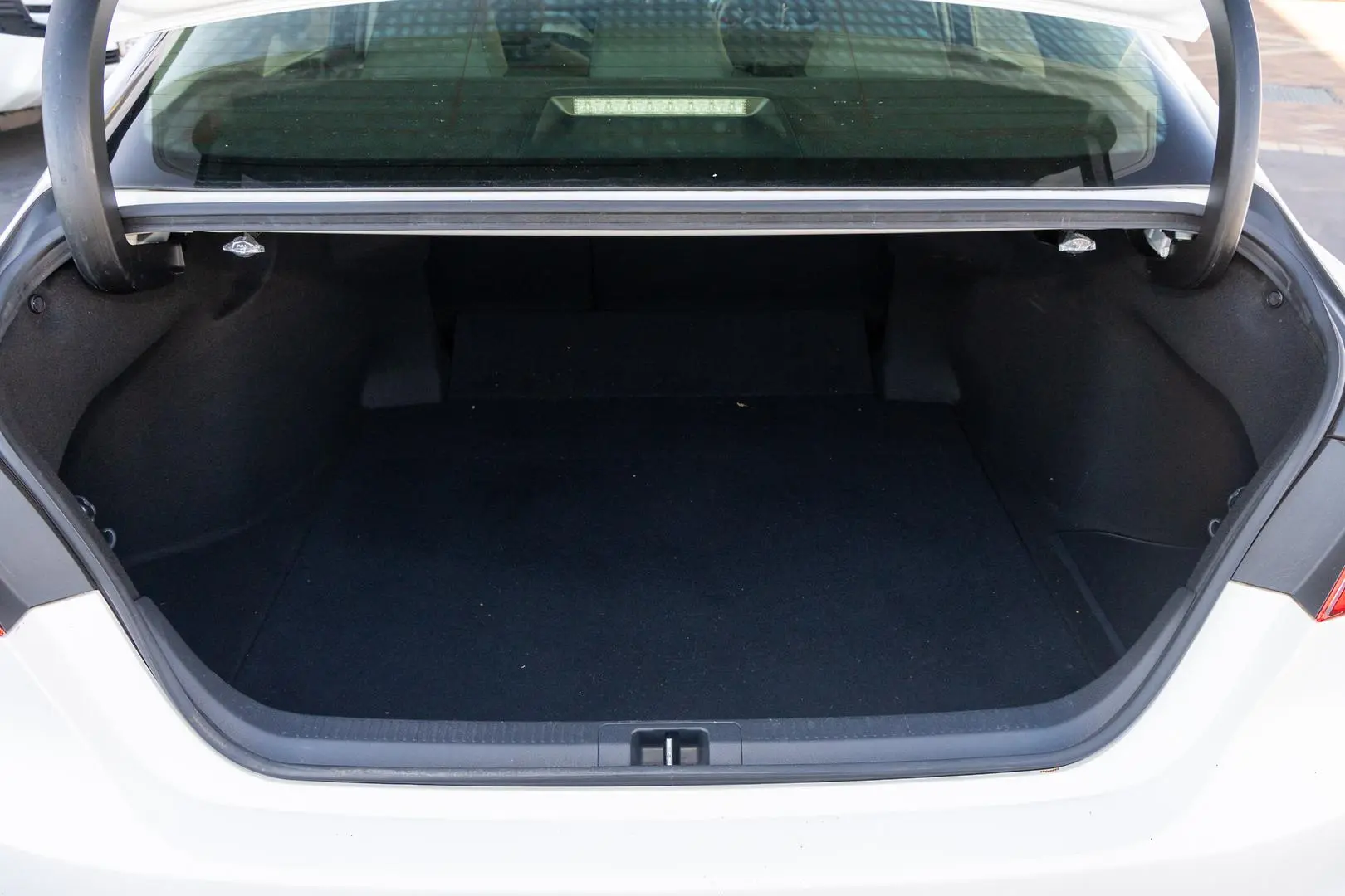 2020 Toyota Camry Gallery Image 17