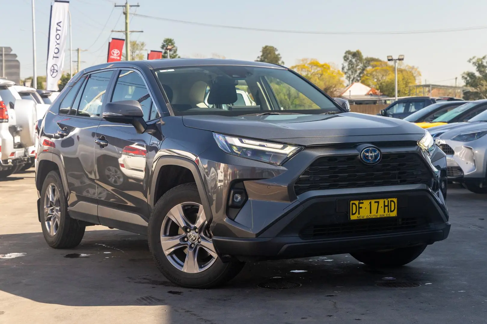 2022 Toyota RAV4 Gallery Image 1