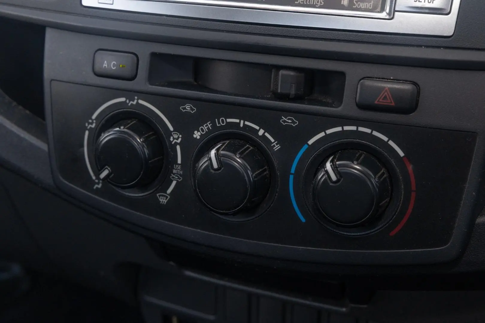 2019 Toyota Hilux Gallery Image 13
