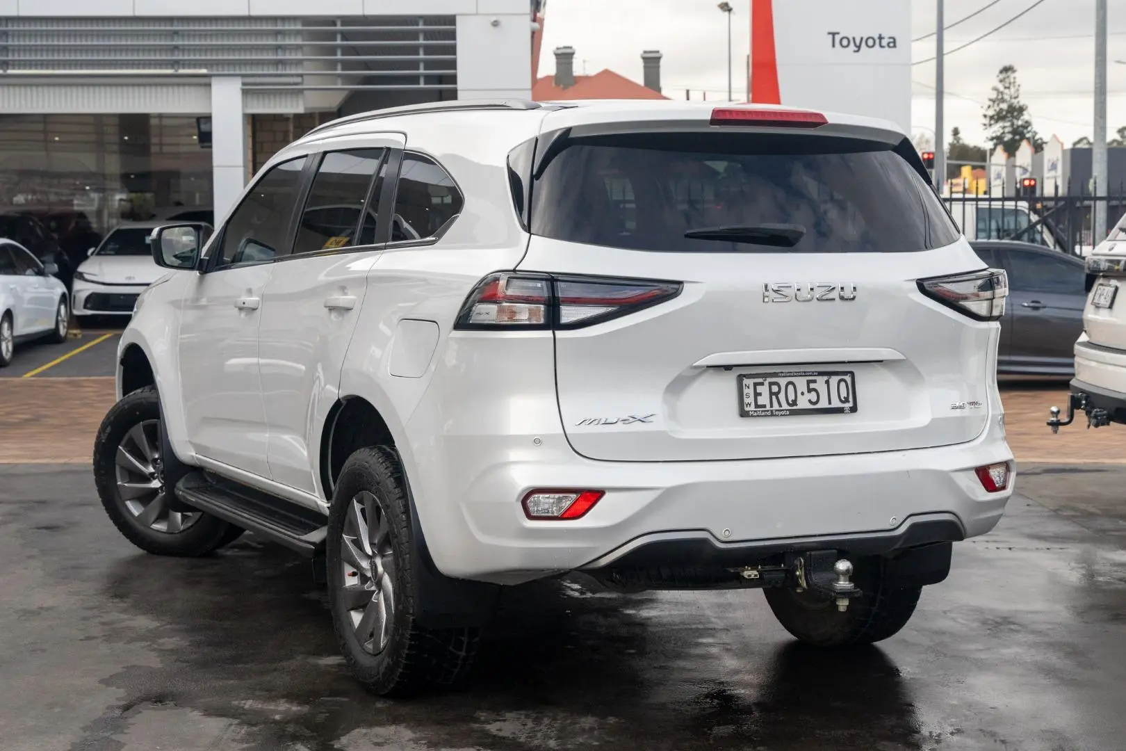 2021 Isuzu MU-X Gallery Image 2