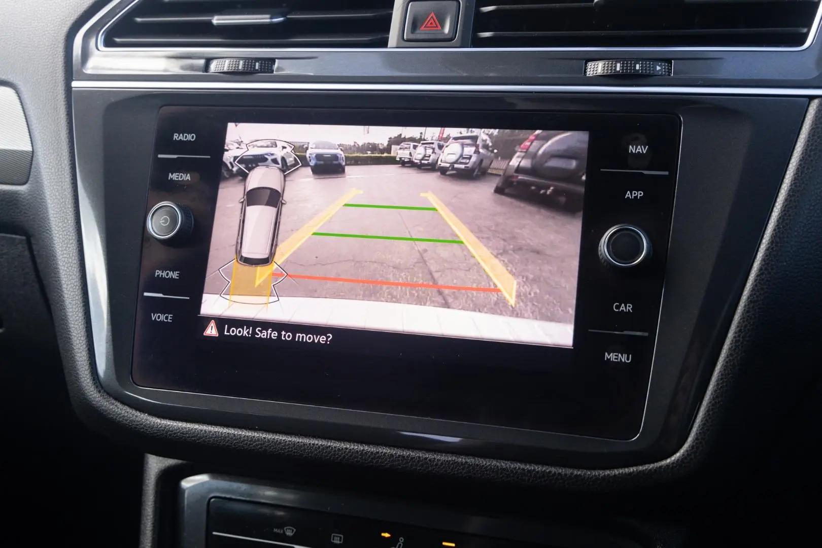 2022 Volkswagen Tiguan Gallery Image 15