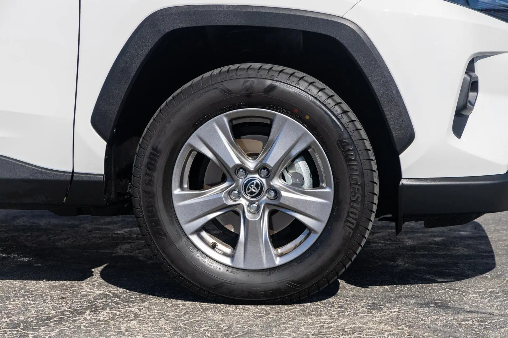 2025 Toyota RAV4 Gallery Image 23
