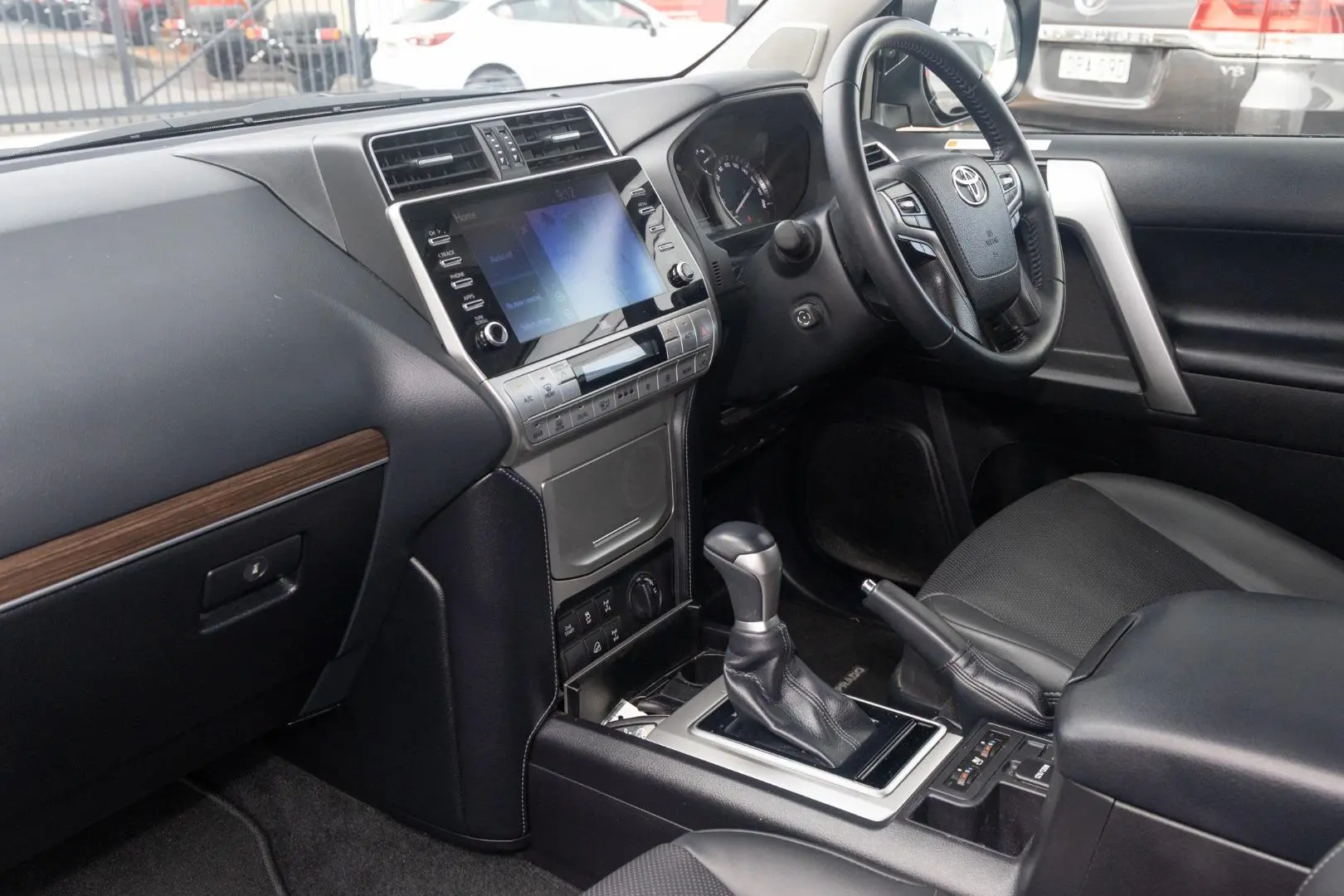 2022 Toyota Landcruiser Prado Gallery Image 8