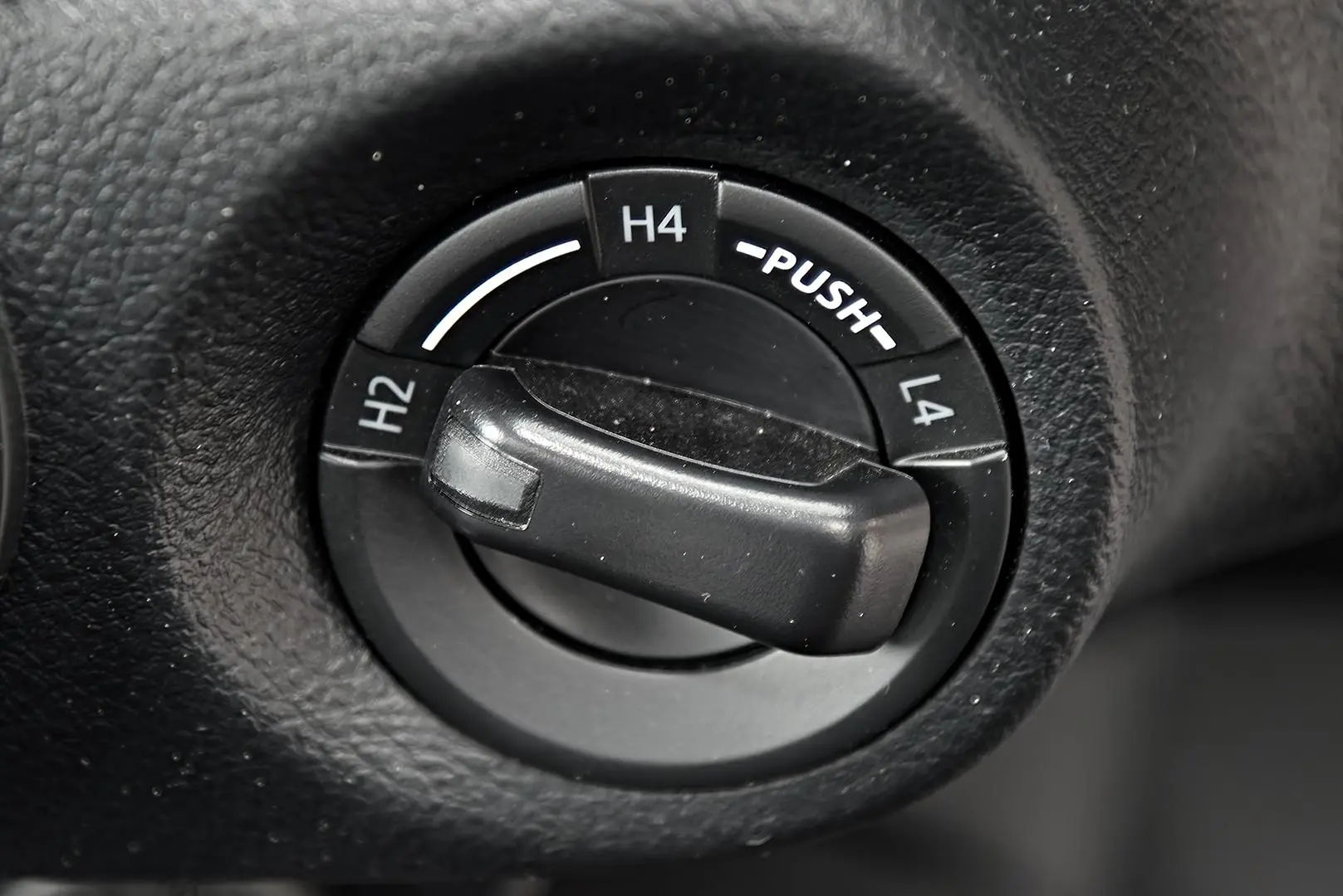 2025 Toyota Hilux Gallery Image 18