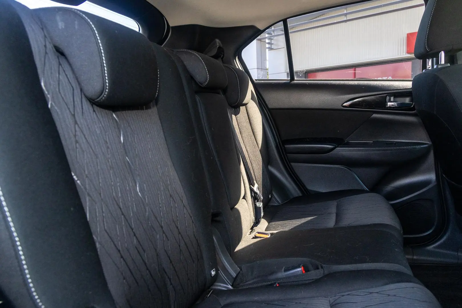 2017 Mitsubishi Eclipse Cross Gallery Image 9