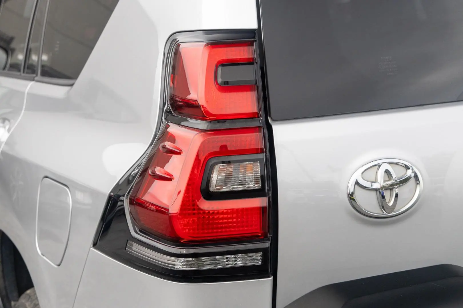 2021 Toyota Landcruiser Prado Gallery Image 19
