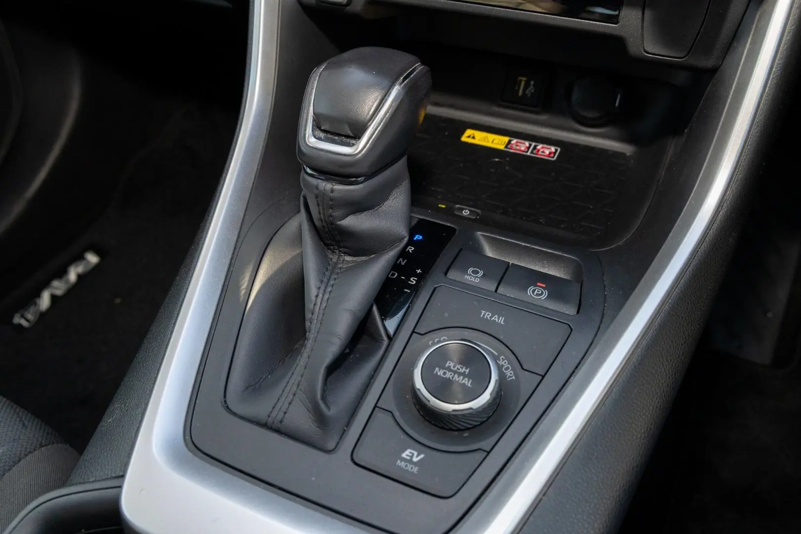 2024 Toyota RAV4 Gallery Image 17