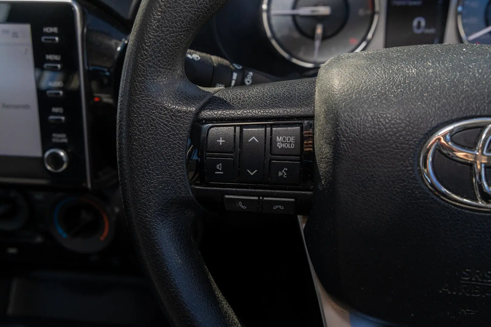 2023 Toyota Hilux Gallery Image 11