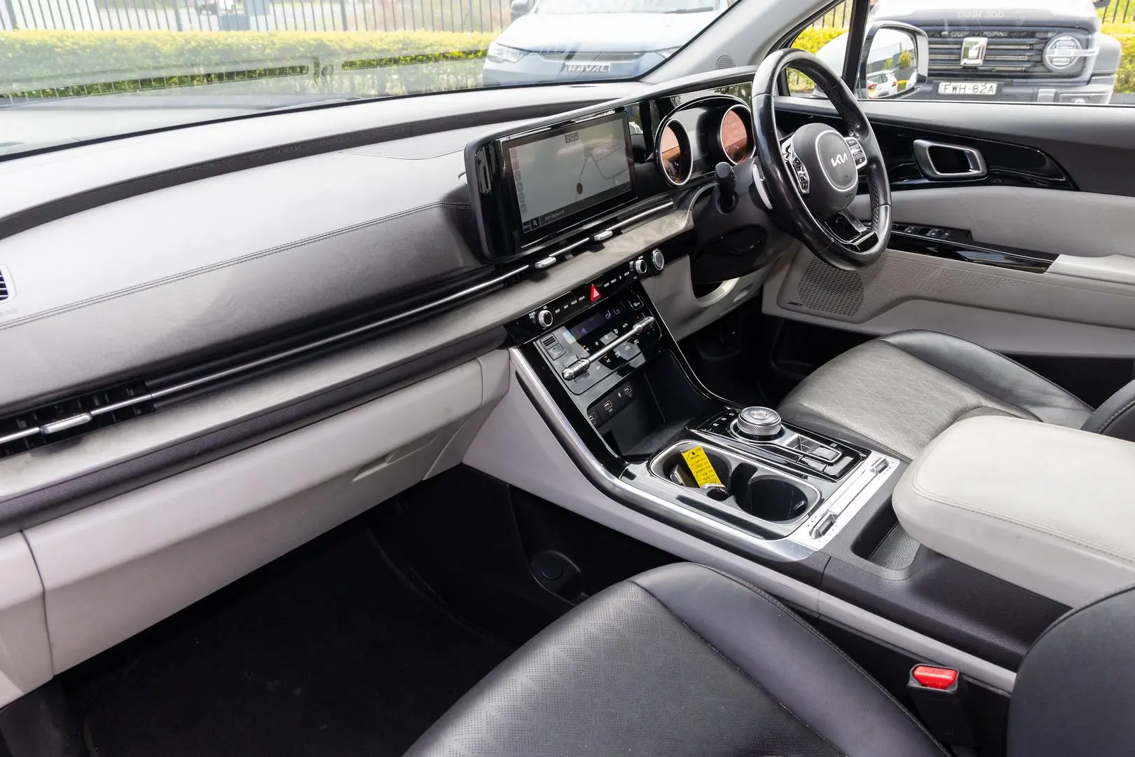 2021 Kia Carnival Gallery Image 8