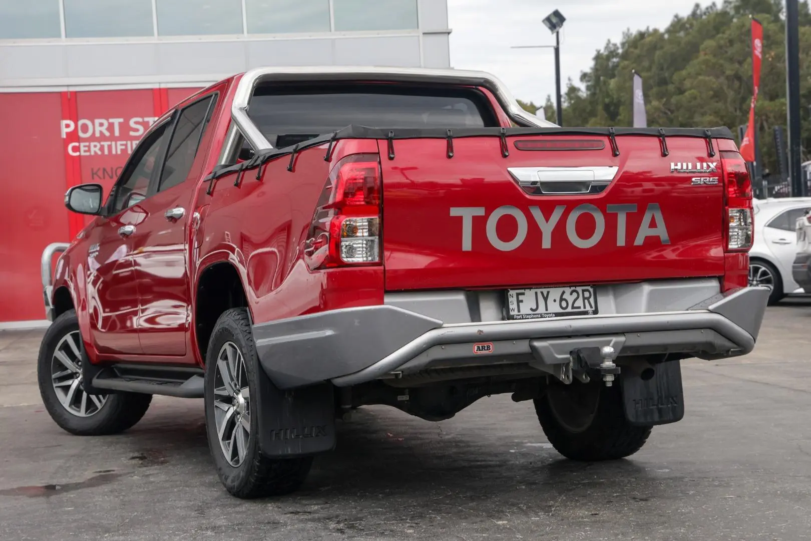 2016 Toyota Hilux Gallery Image 2