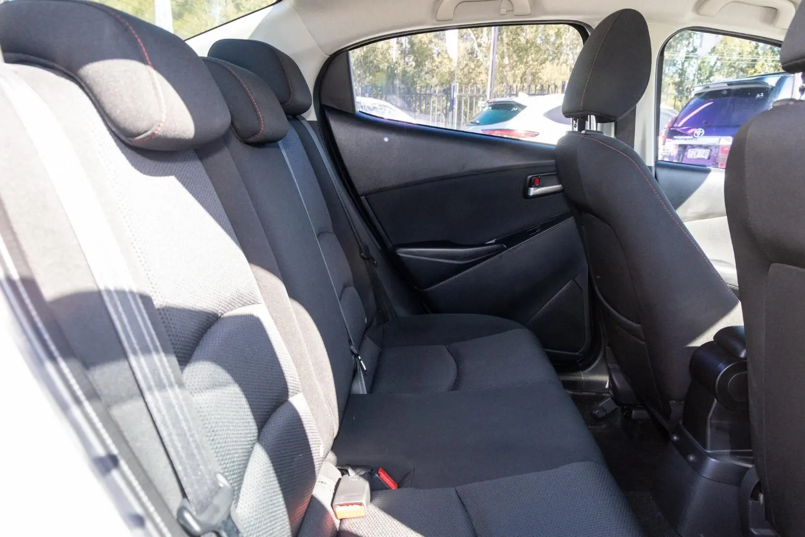 2016 Mazda 2 Gallery Image 9