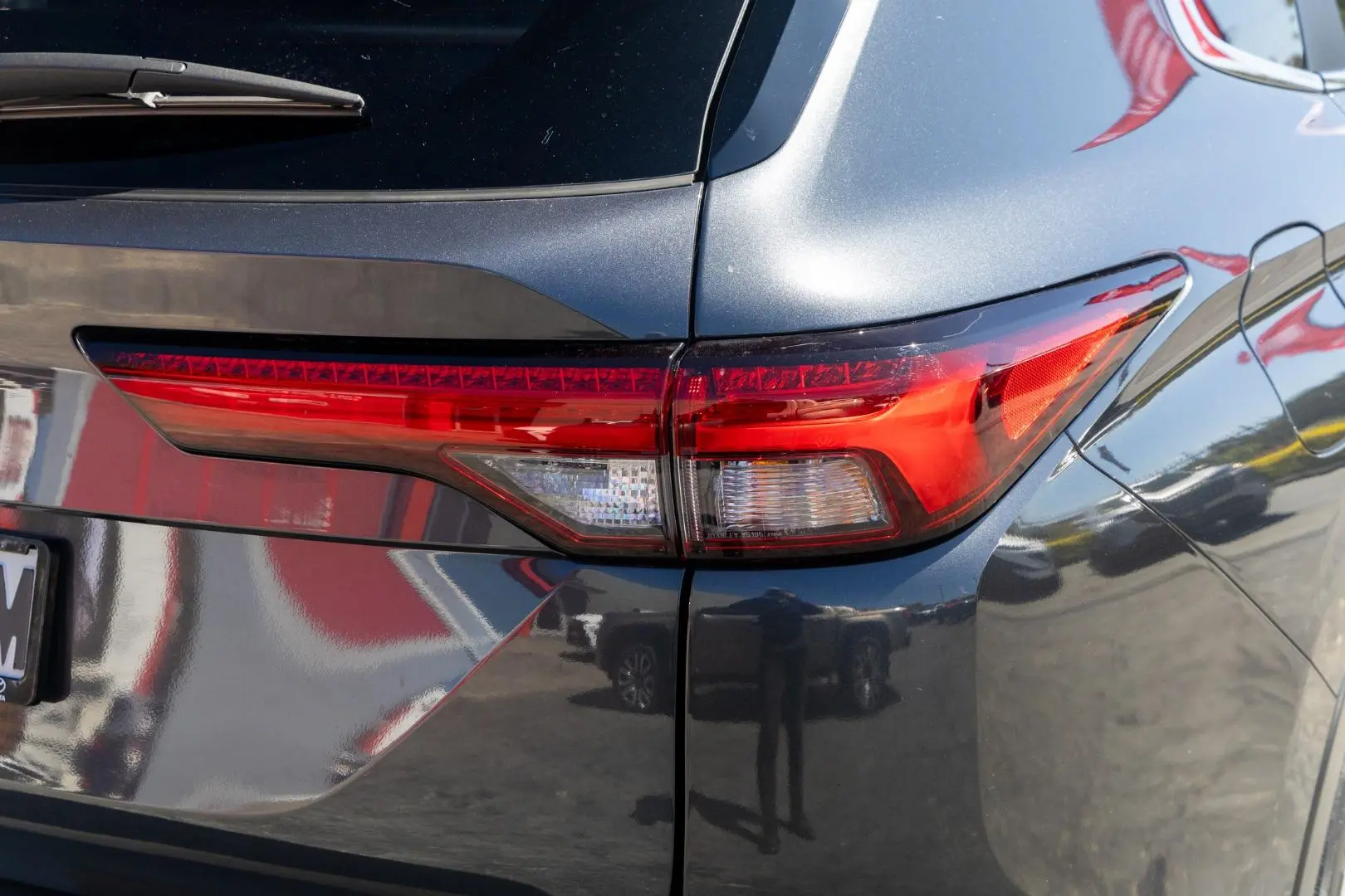 2025 Mitsubishi Outlander Gallery Image 20