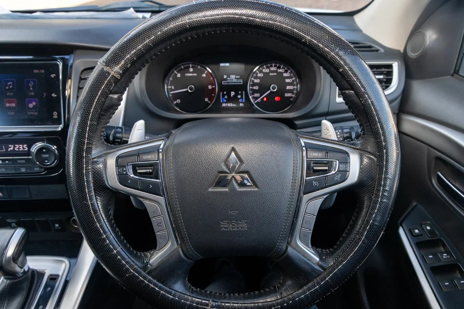 2017 Mitsubishi Pajero Sport Gallery Image 10