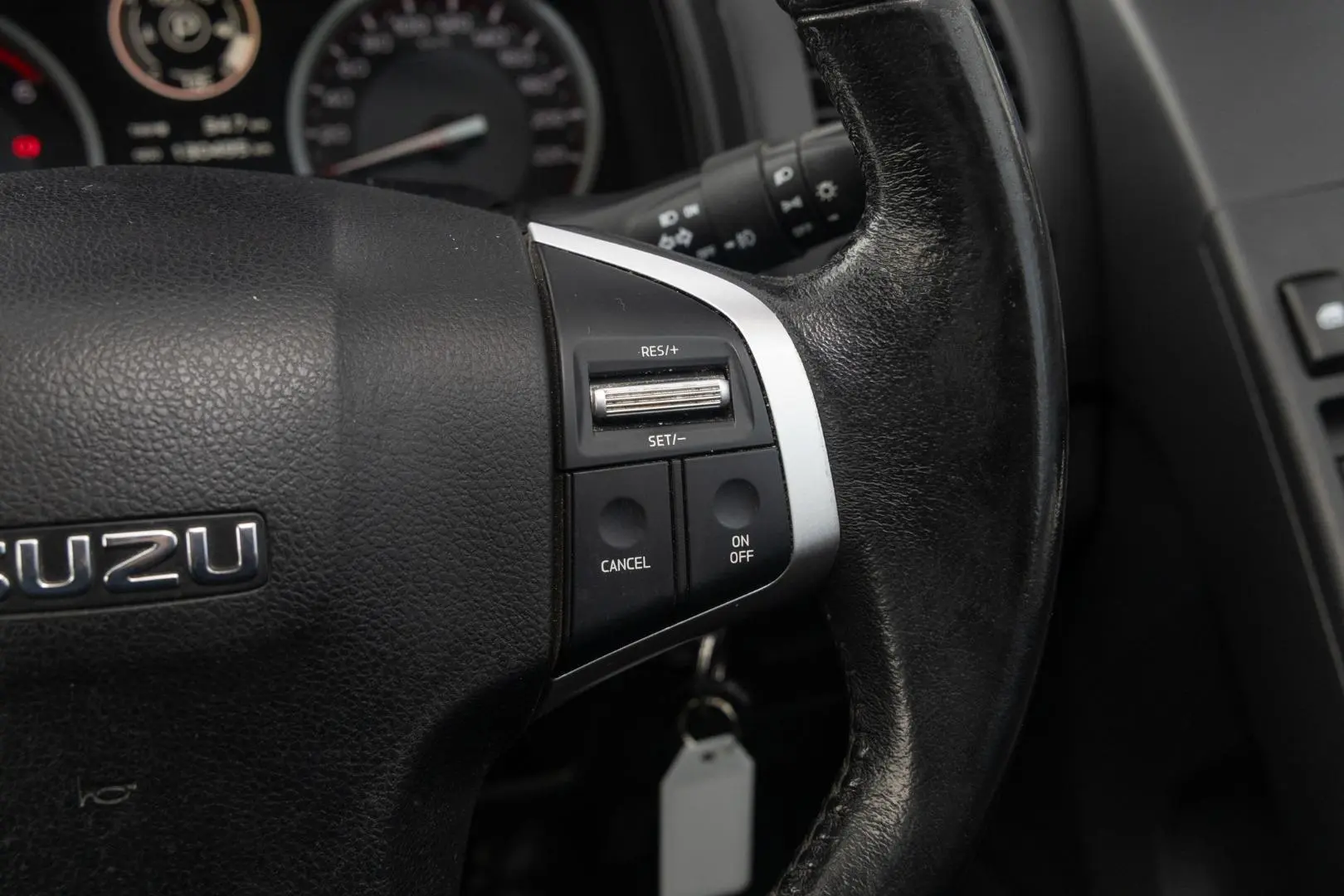 2017 Isuzu D-MAX Gallery Image 12