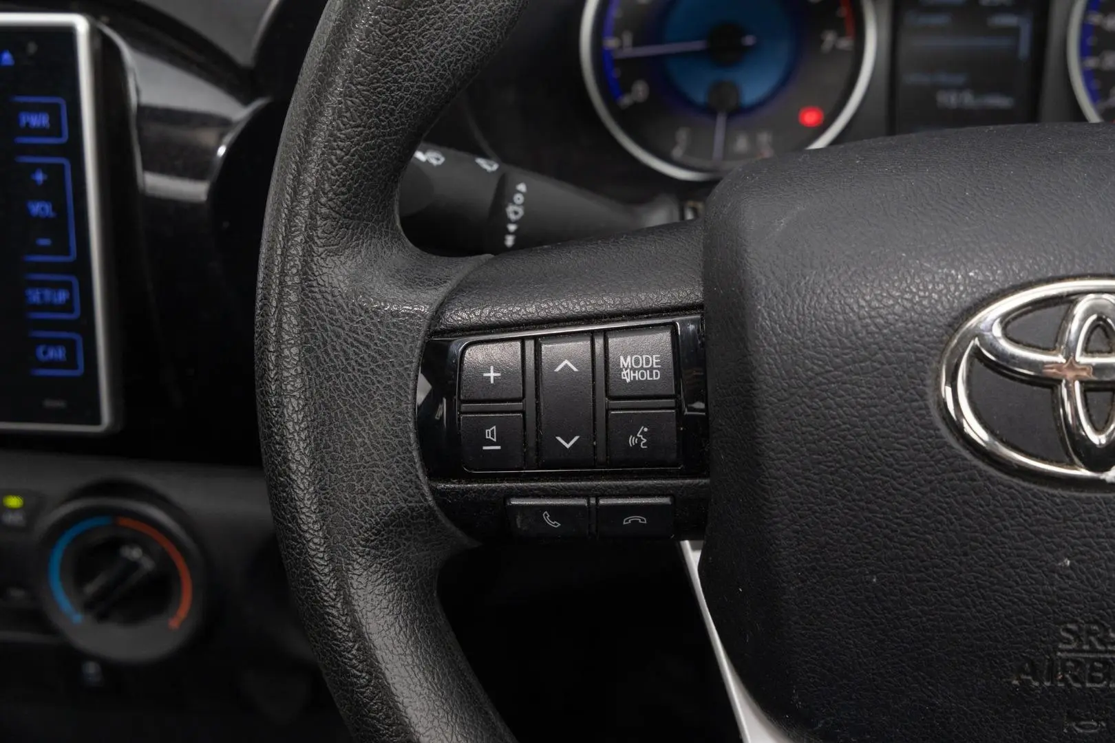 2020 Toyota Hilux Gallery Image 11