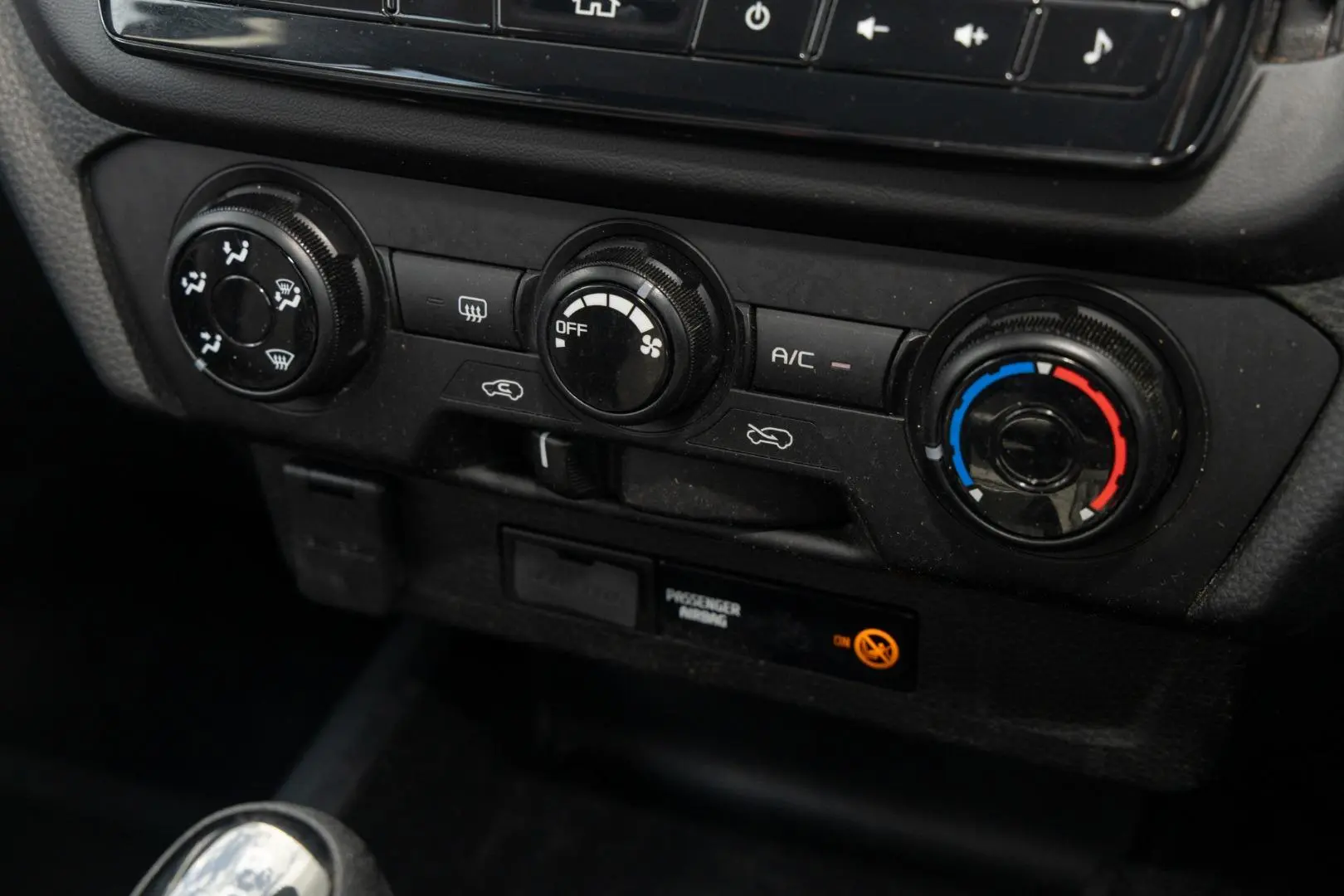 2023 Isuzu D-MAX Gallery Image 16