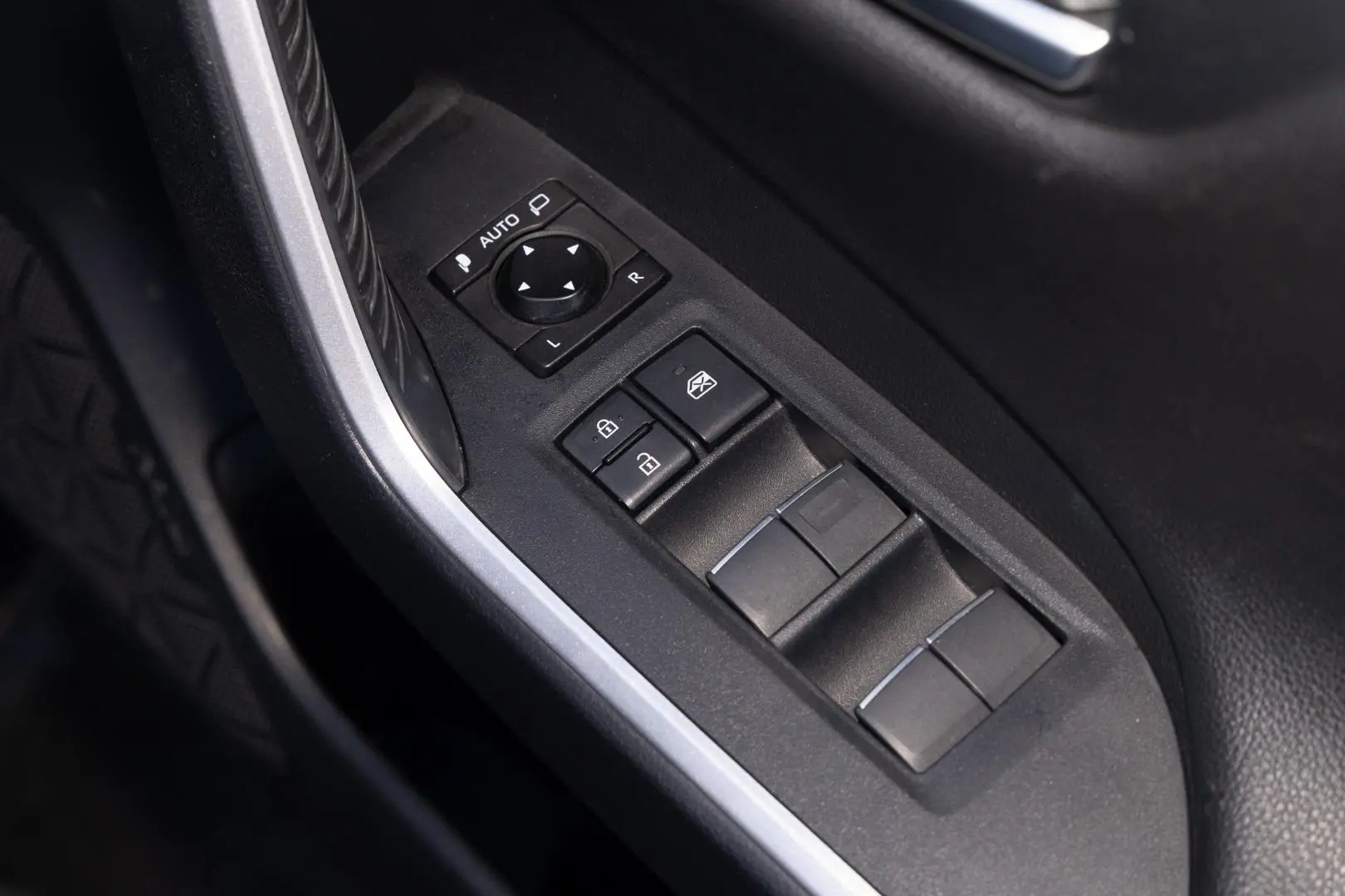 2021 Toyota RAV4 Gallery Image 18