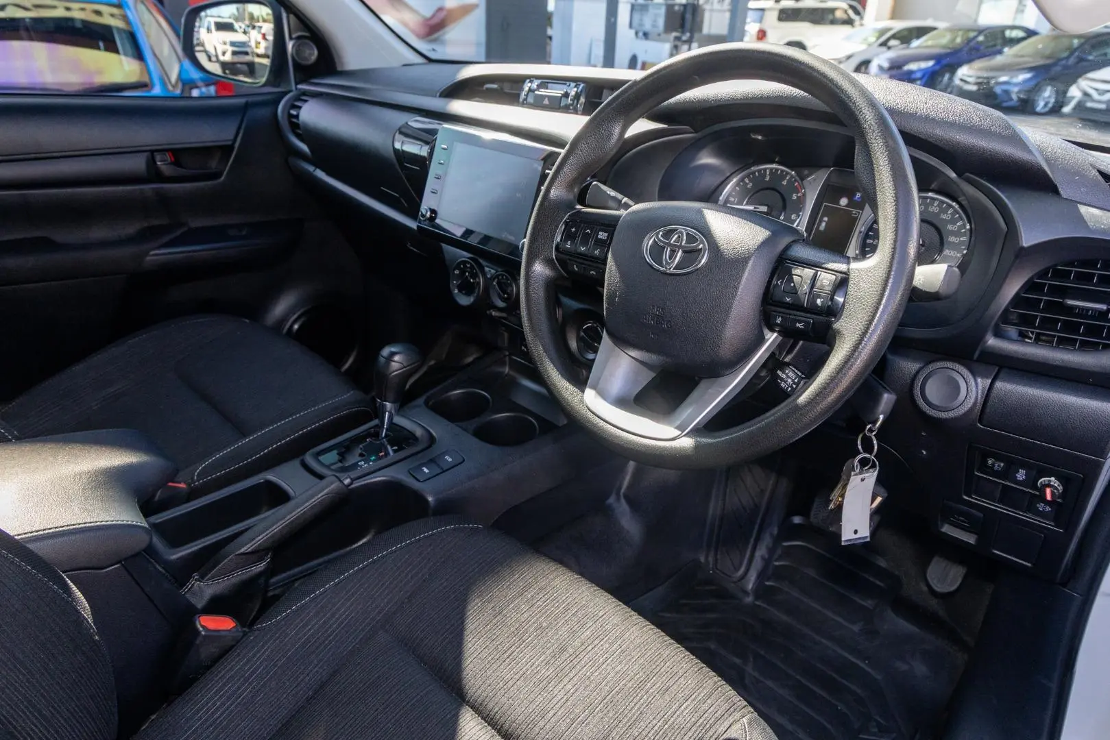 2022 Toyota Hilux Gallery Image 7