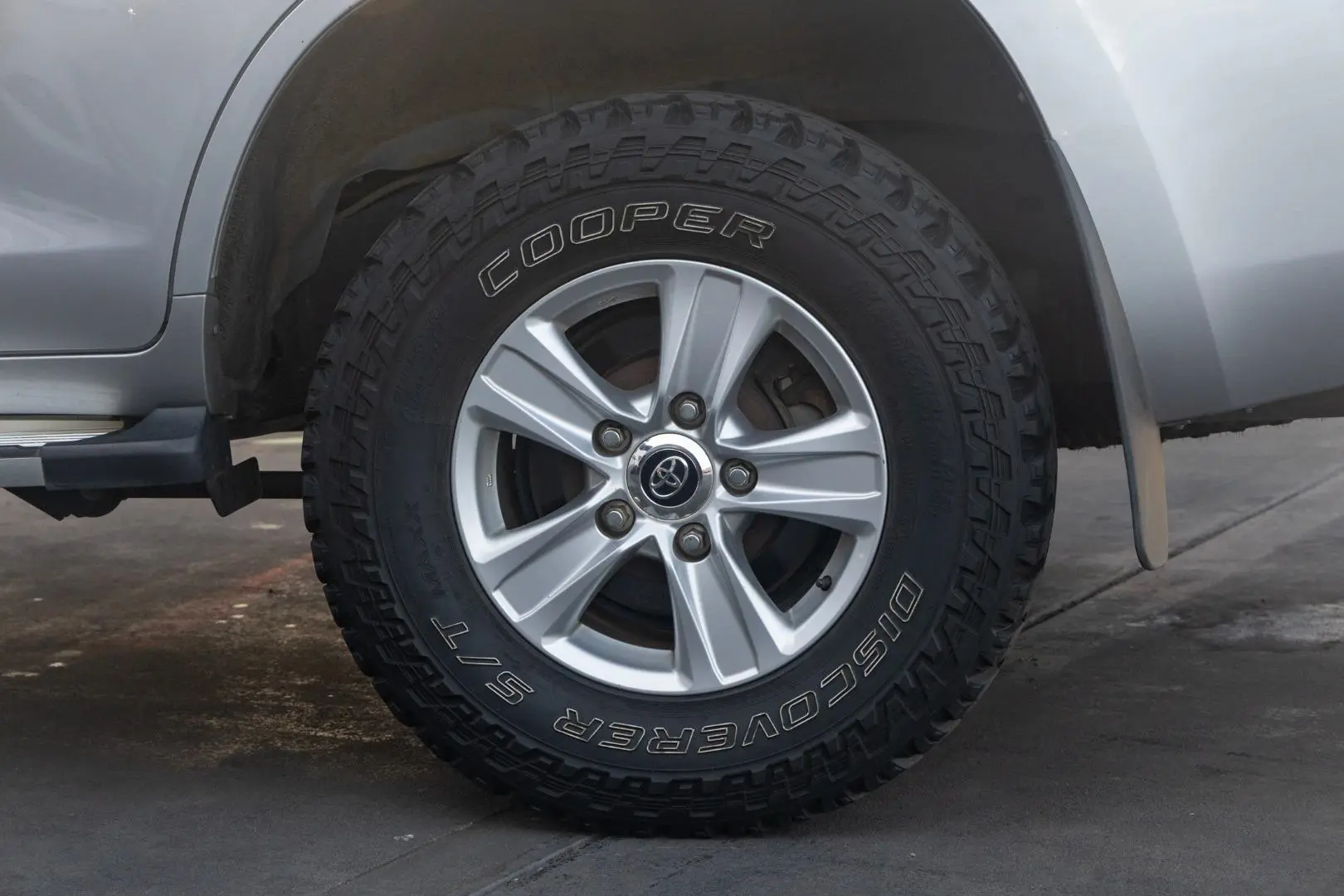 2017 Toyota Landcruiser Gallery Image 22